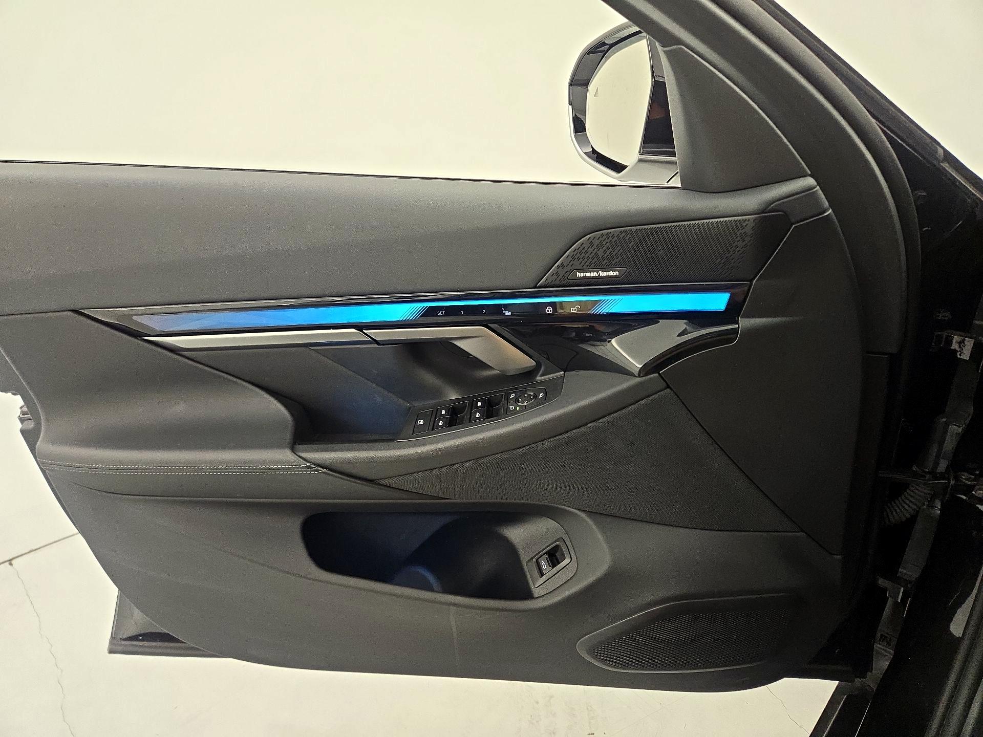 Thumbnail: 2024 BMW i5 - 12