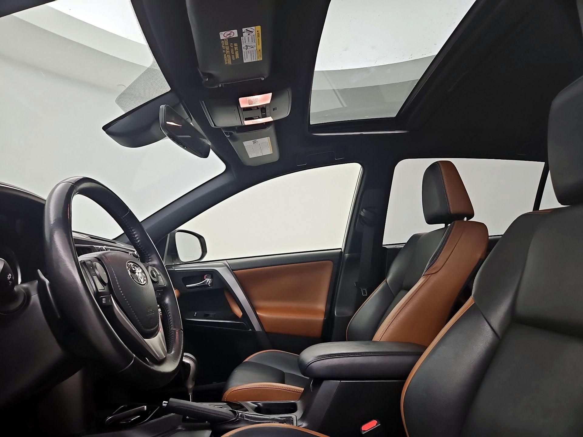 Thumbnail: 2017 Toyota RAV4 - 19