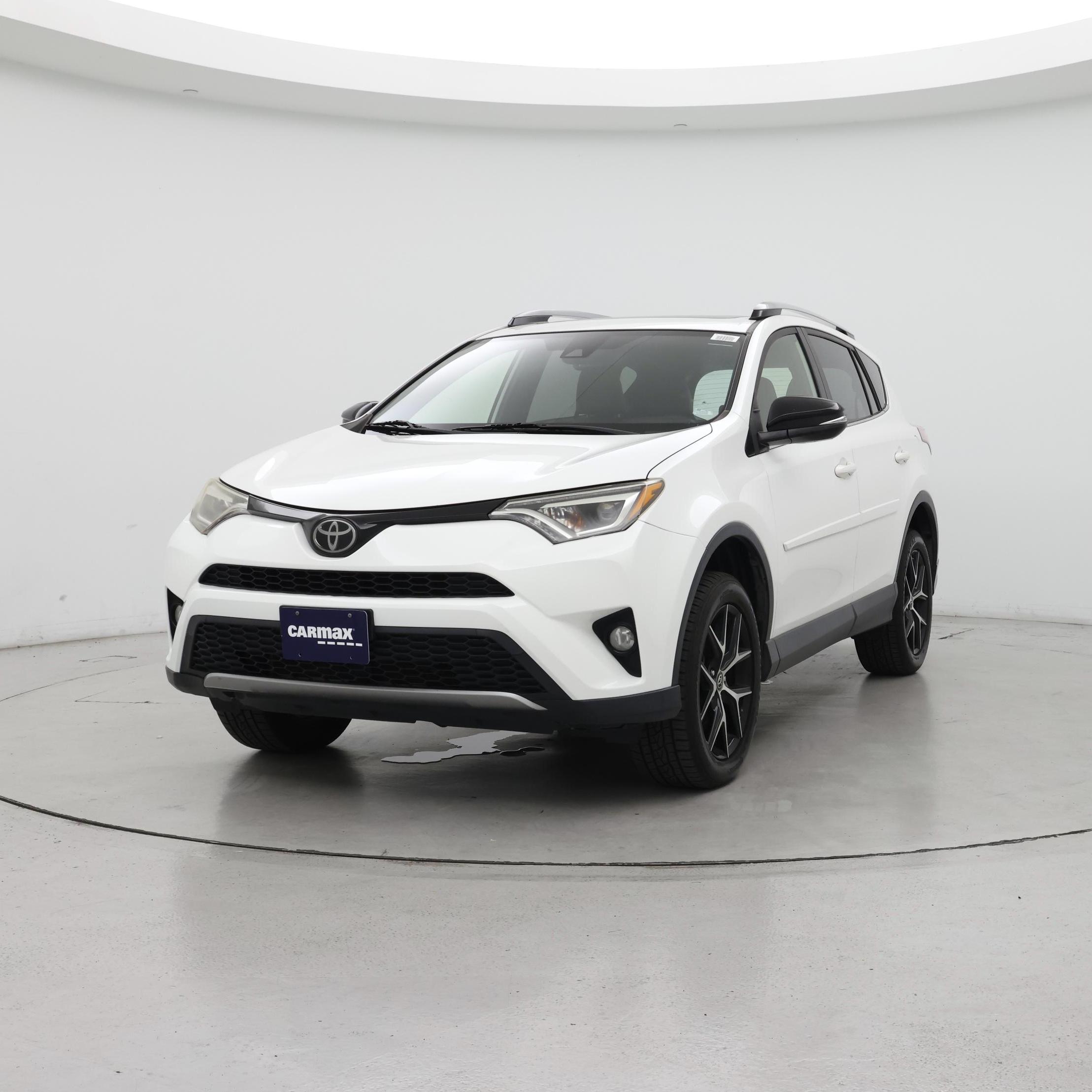 Thumbnail: 2017 Toyota RAV4 - 4
