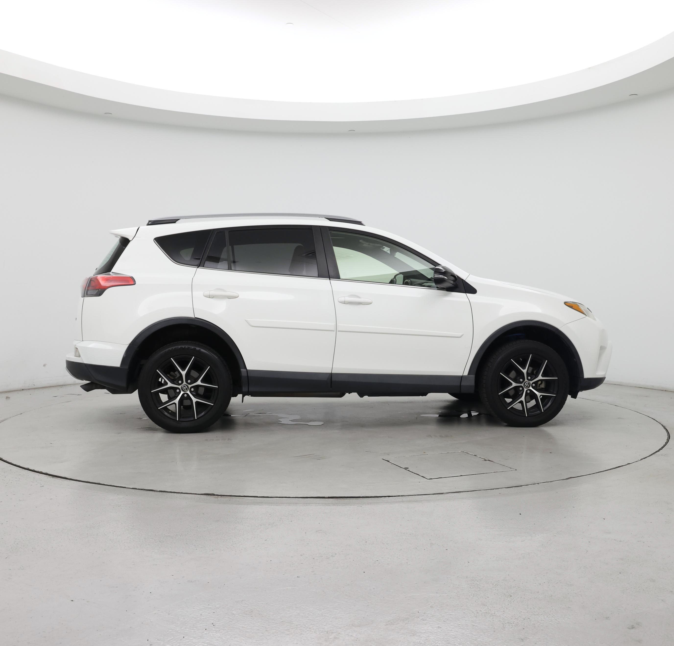 Thumbnail: 2017 Toyota RAV4 - 7