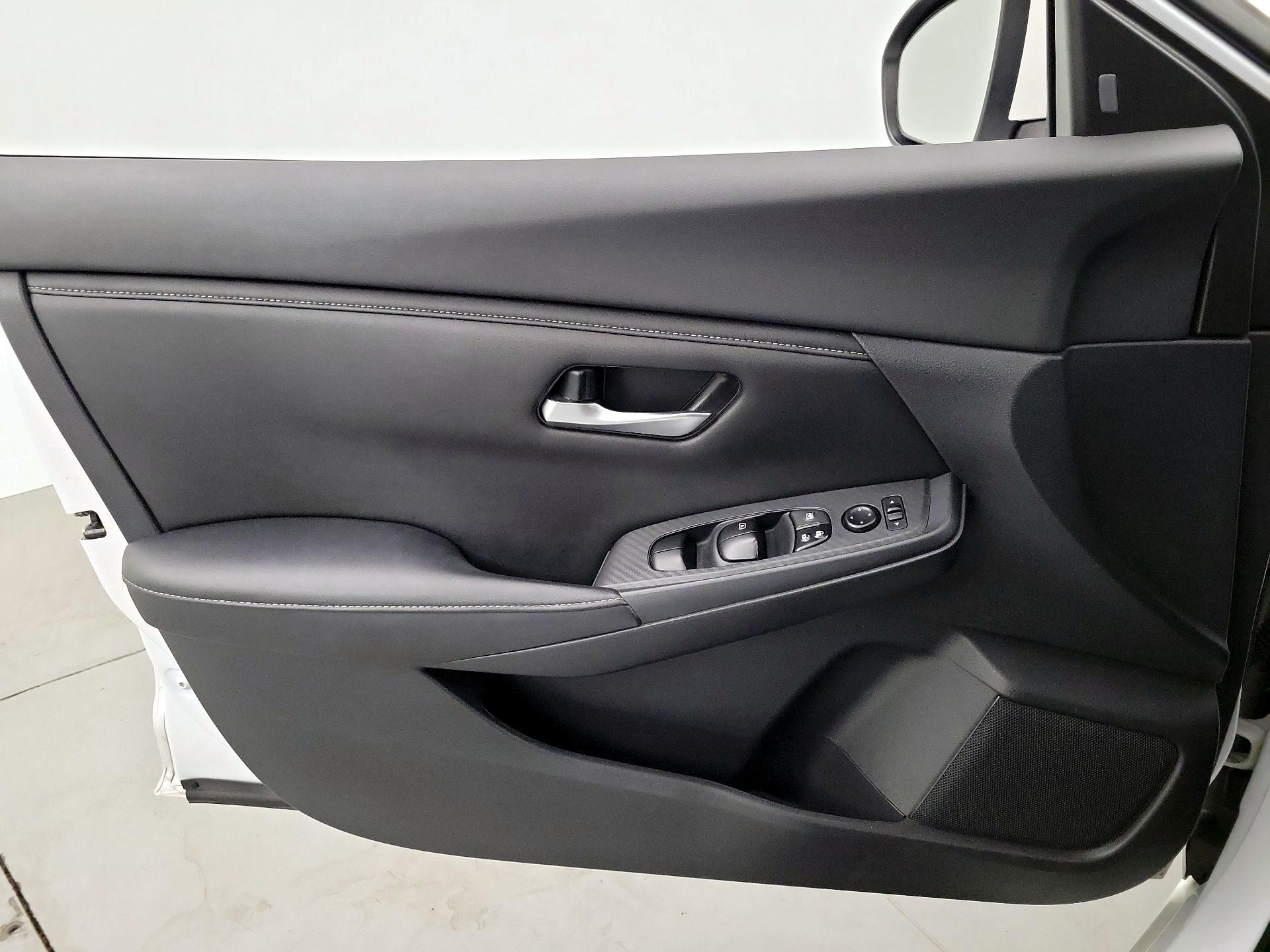 Thumbnail: 2022 Nissan Sentra - 12