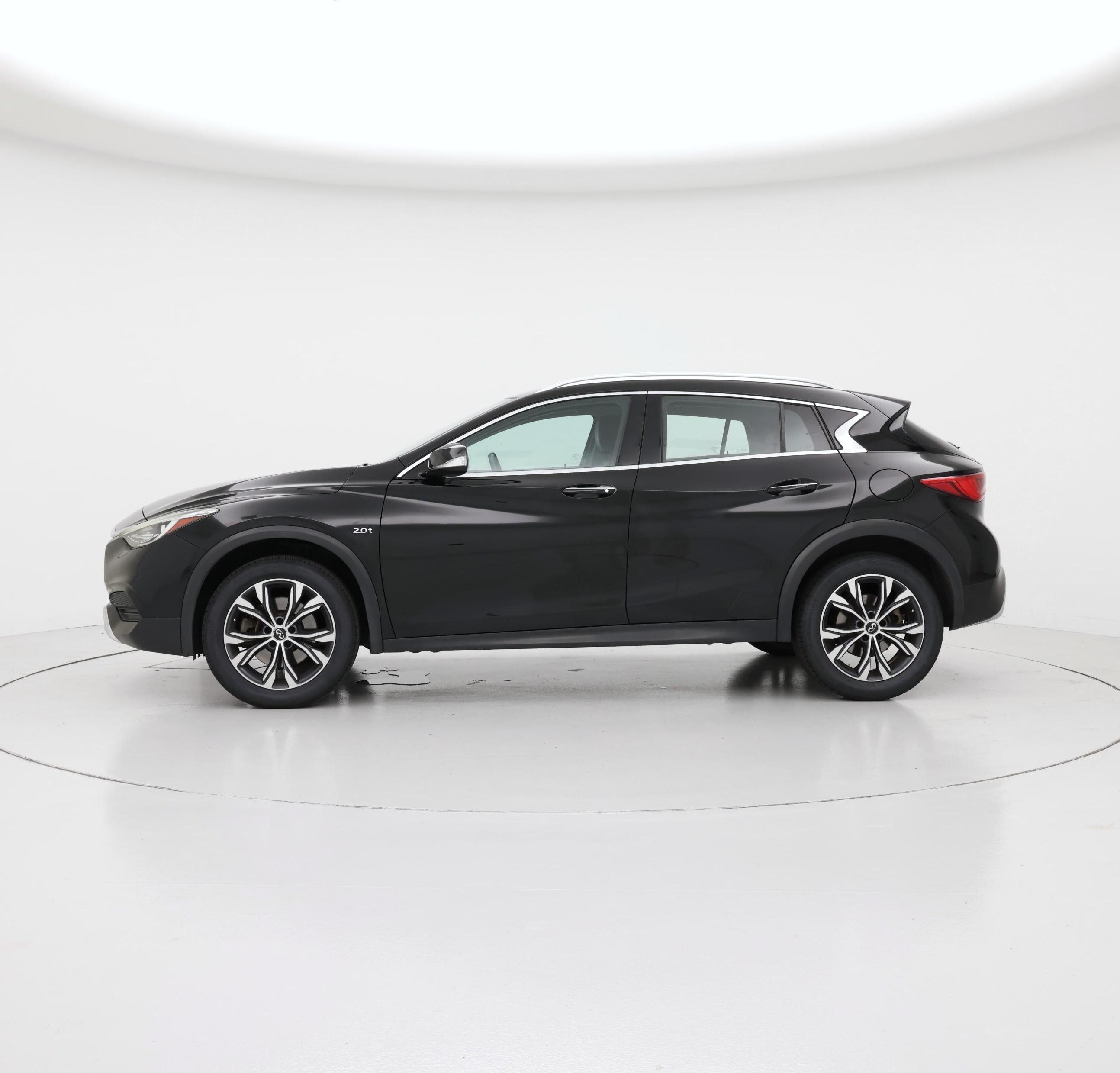 Thumbnail: 2017 INFINITI QX30 - 3