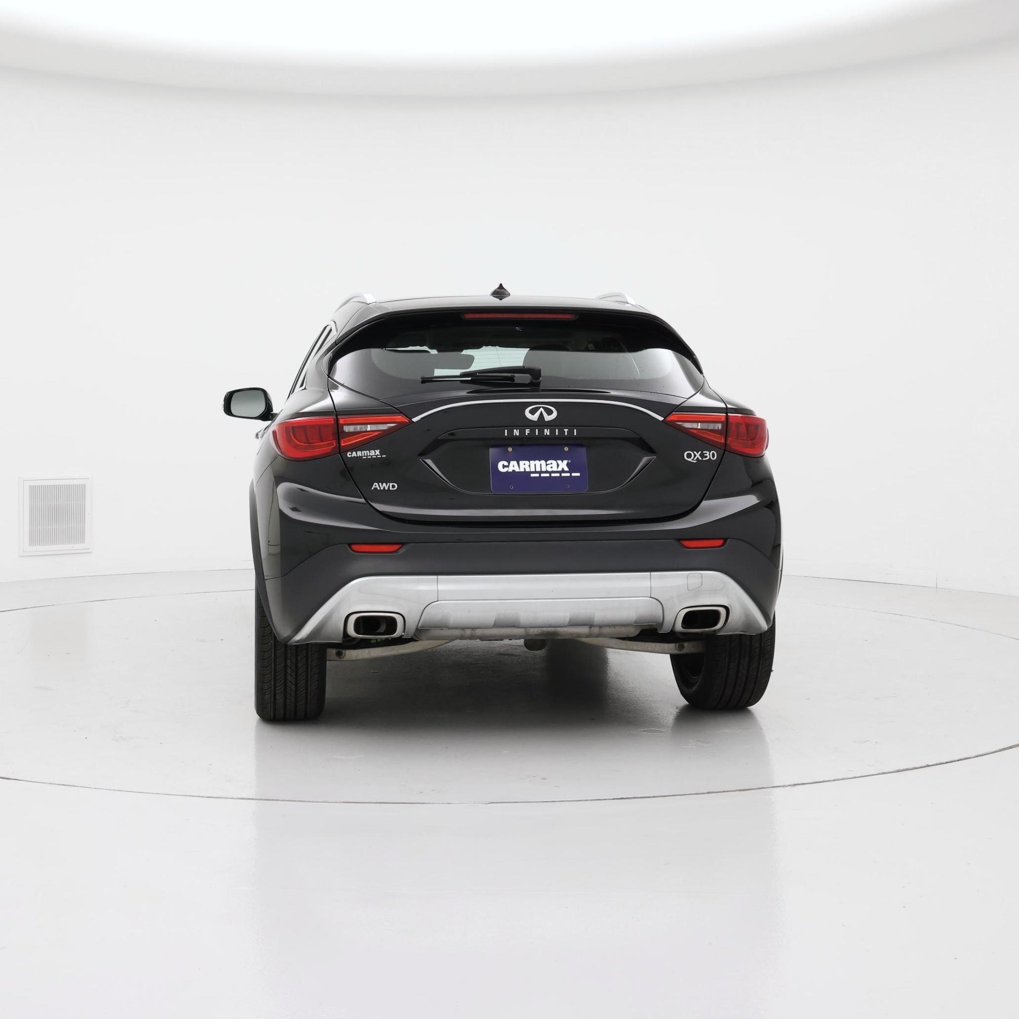 Thumbnail: 2017 INFINITI QX30 - 6