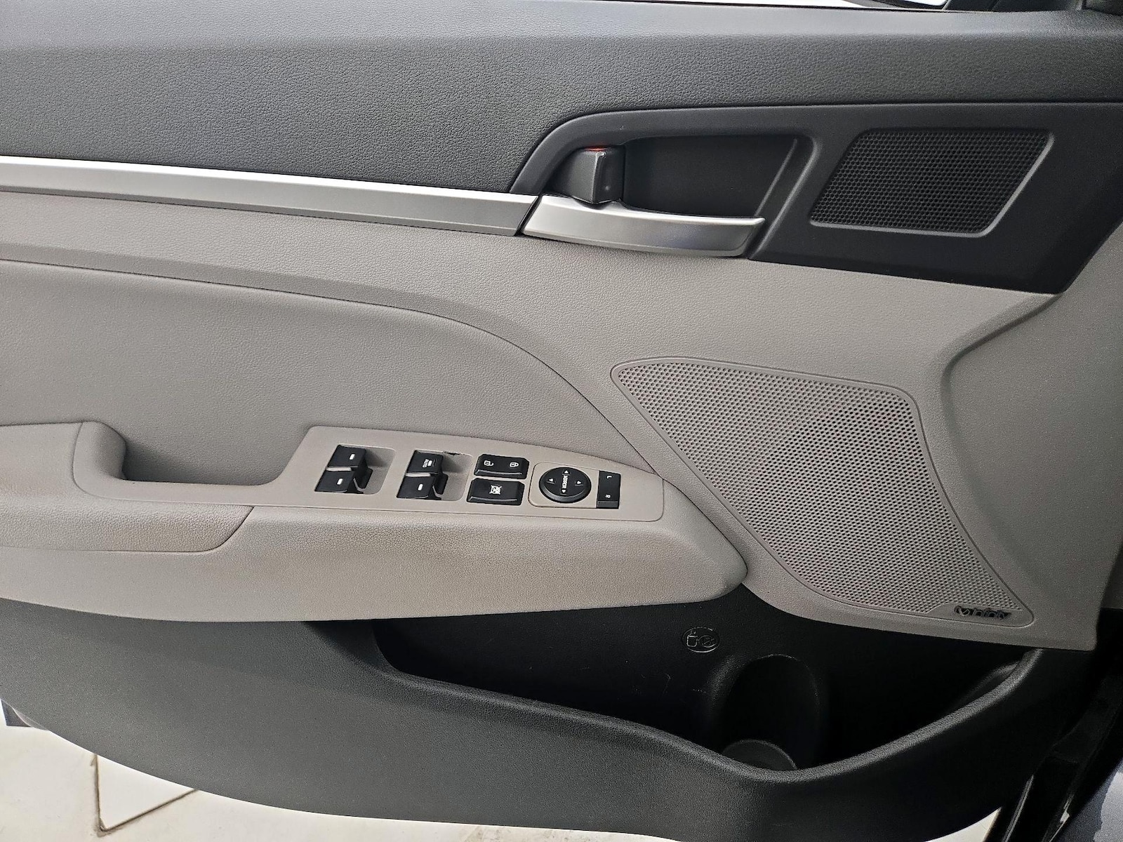 2020 Hyundai Elantra Limited - Photo 13