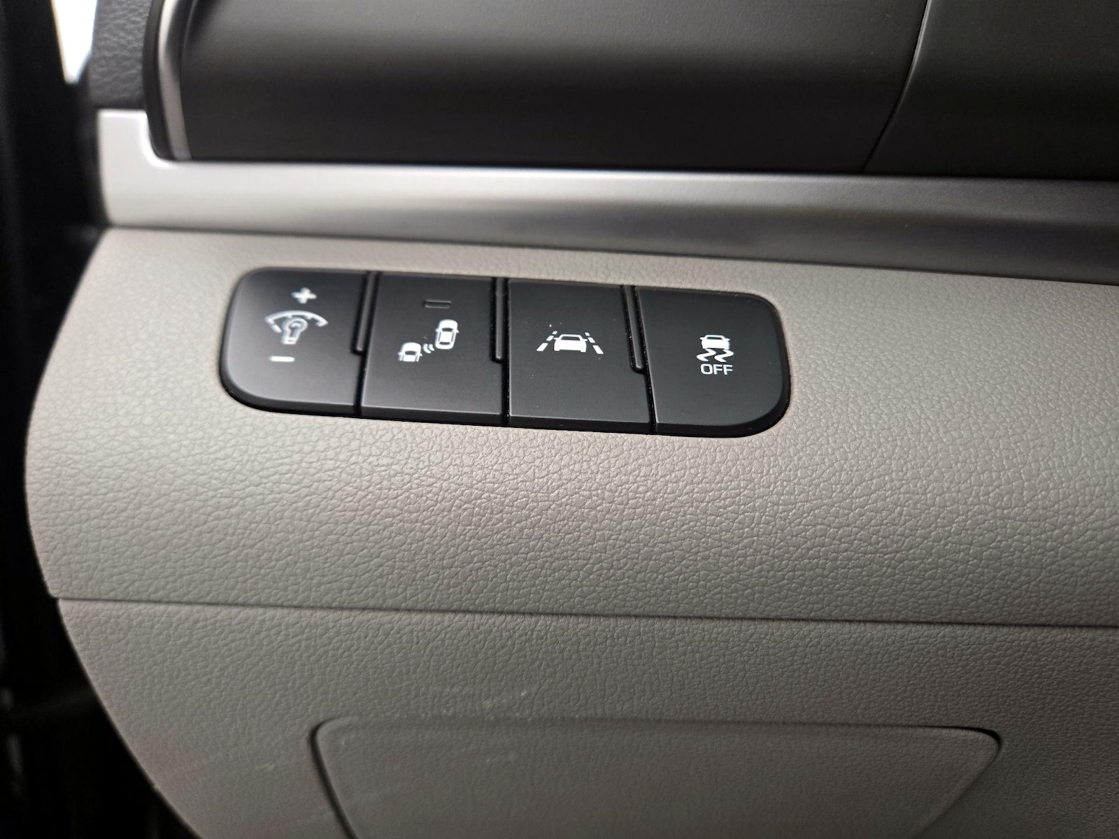 2020 Hyundai Elantra Limited - Photo 14