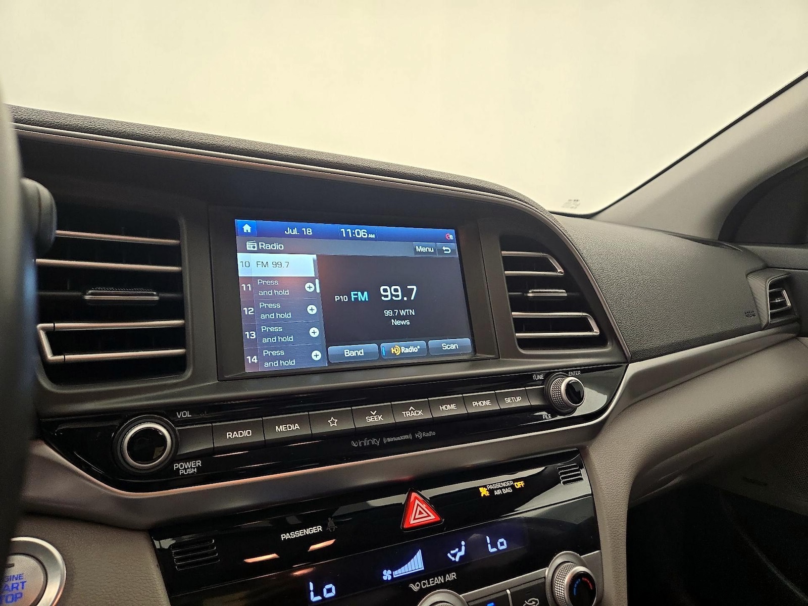 2020 Hyundai Elantra Limited - Photo 16