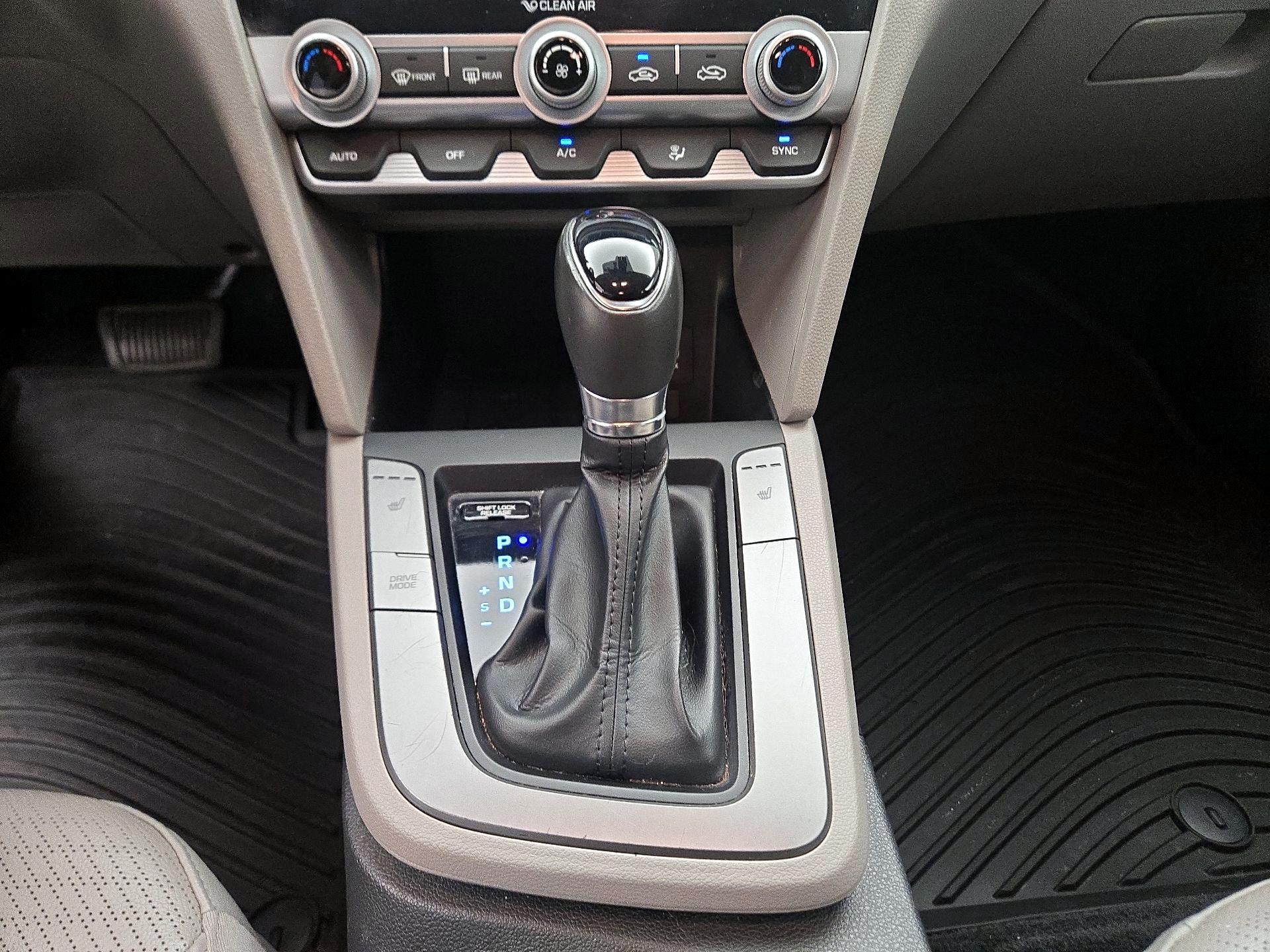Thumbnail: 2020 Hyundai Elantra - 17