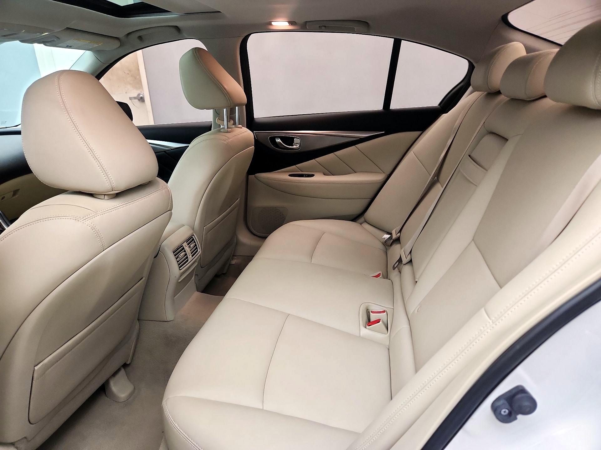 Thumbnail: 2015 INFINITI Q50 - 20