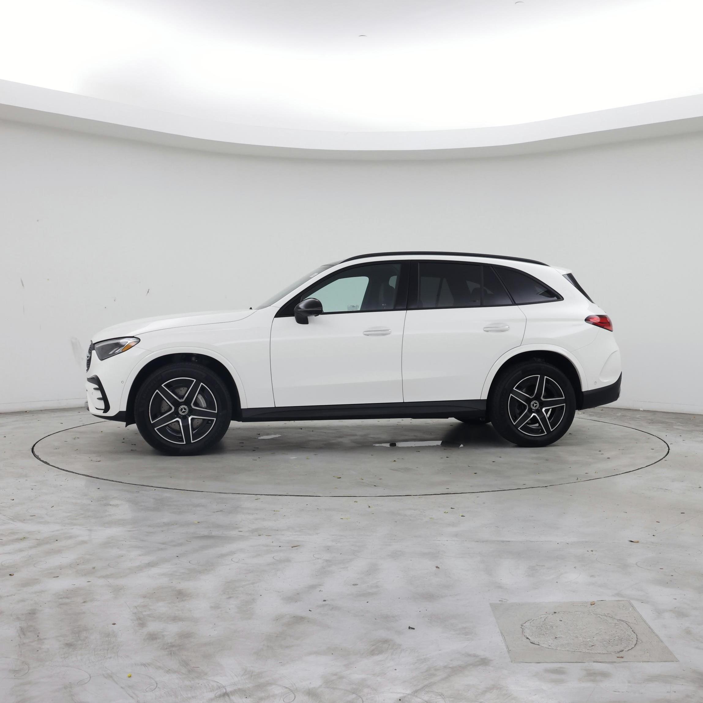 Thumbnail: 2025 Mercedes-Benz GLC - 3