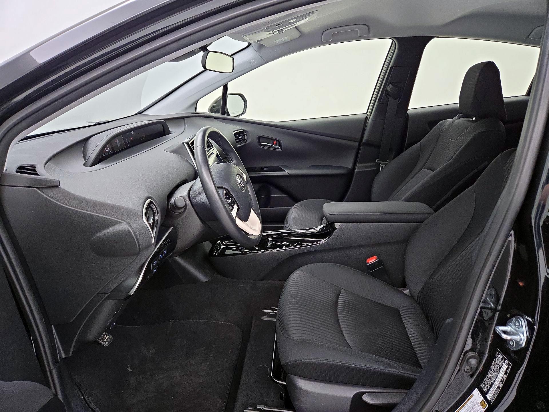 Thumbnail: 2017 Toyota Prius - 11