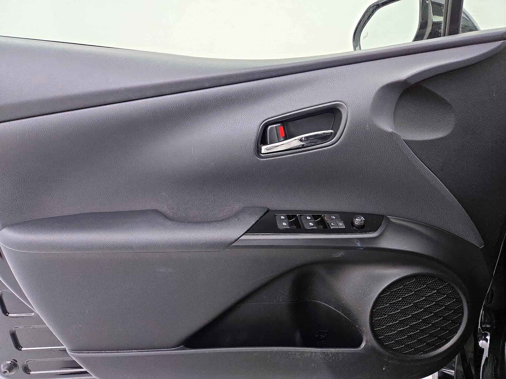 Thumbnail: 2017 Toyota Prius - 12