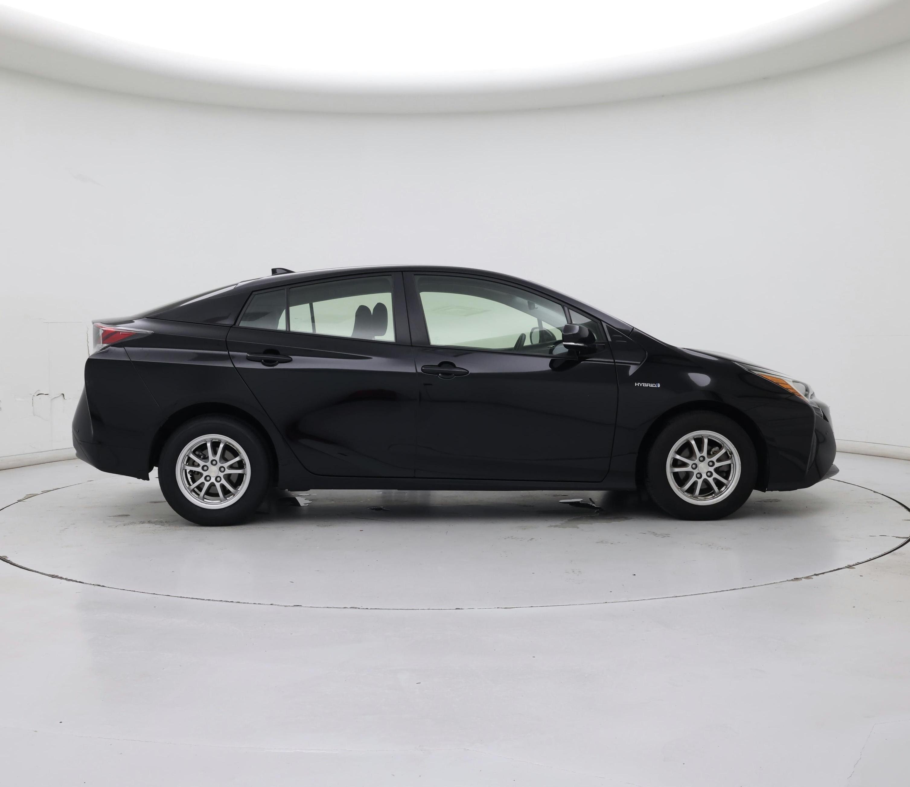 Thumbnail: 2017 Toyota Prius - 7