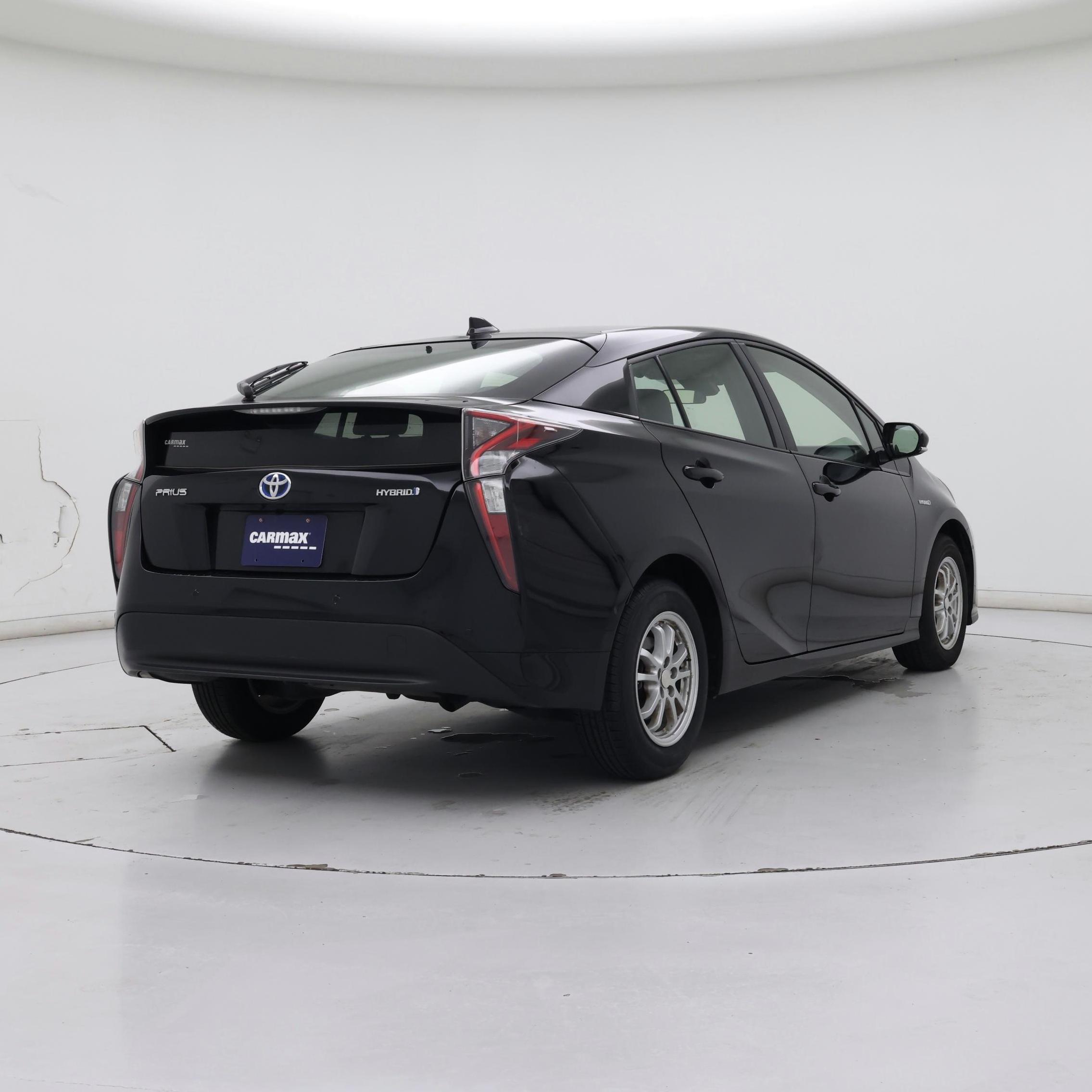 Thumbnail: 2017 Toyota Prius - 8
