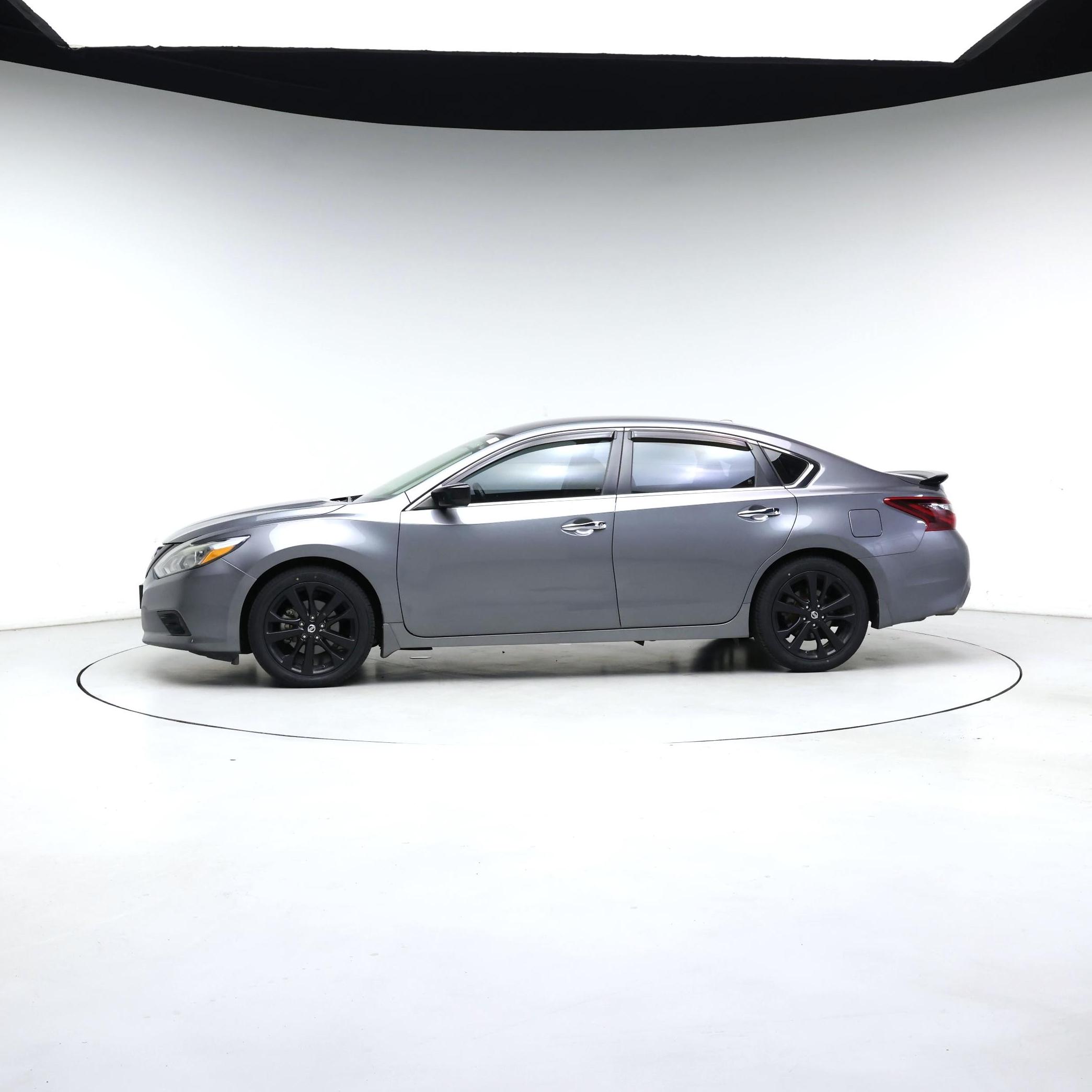 Thumbnail: 2018 Nissan Altima - 3