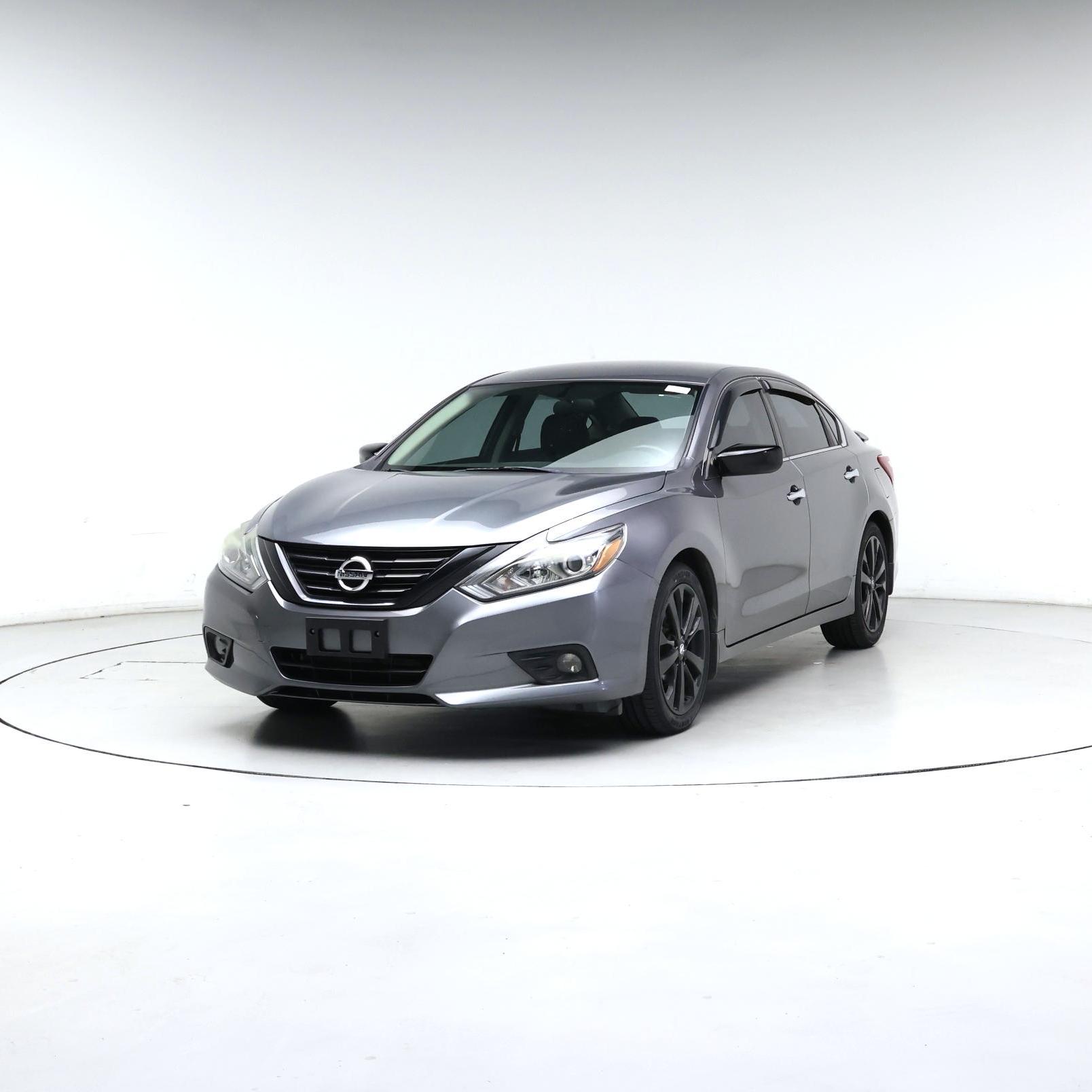 Thumbnail: 2018 Nissan Altima - 4