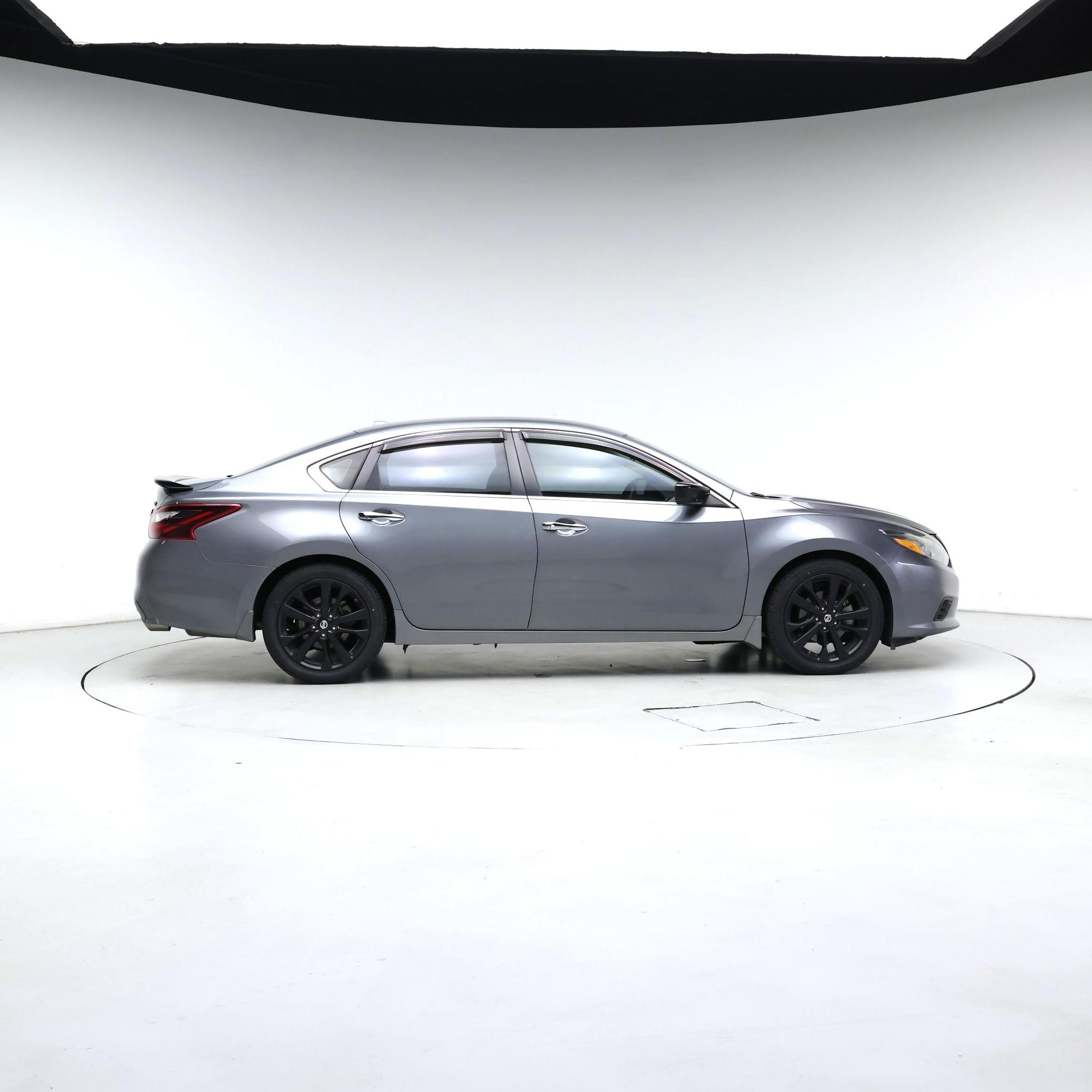 Thumbnail: 2018 Nissan Altima - 7