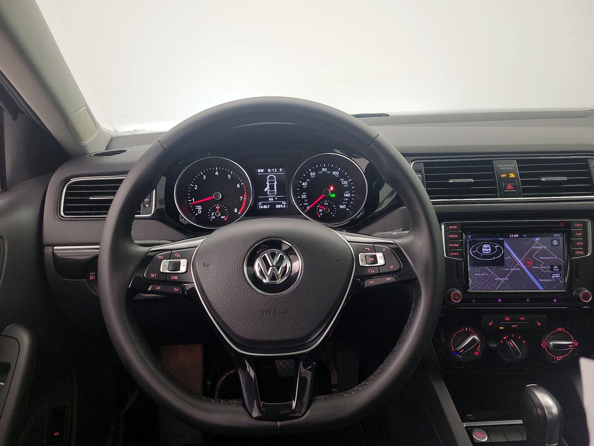 Thumbnail: 2016 Volkswagen Jetta - 10