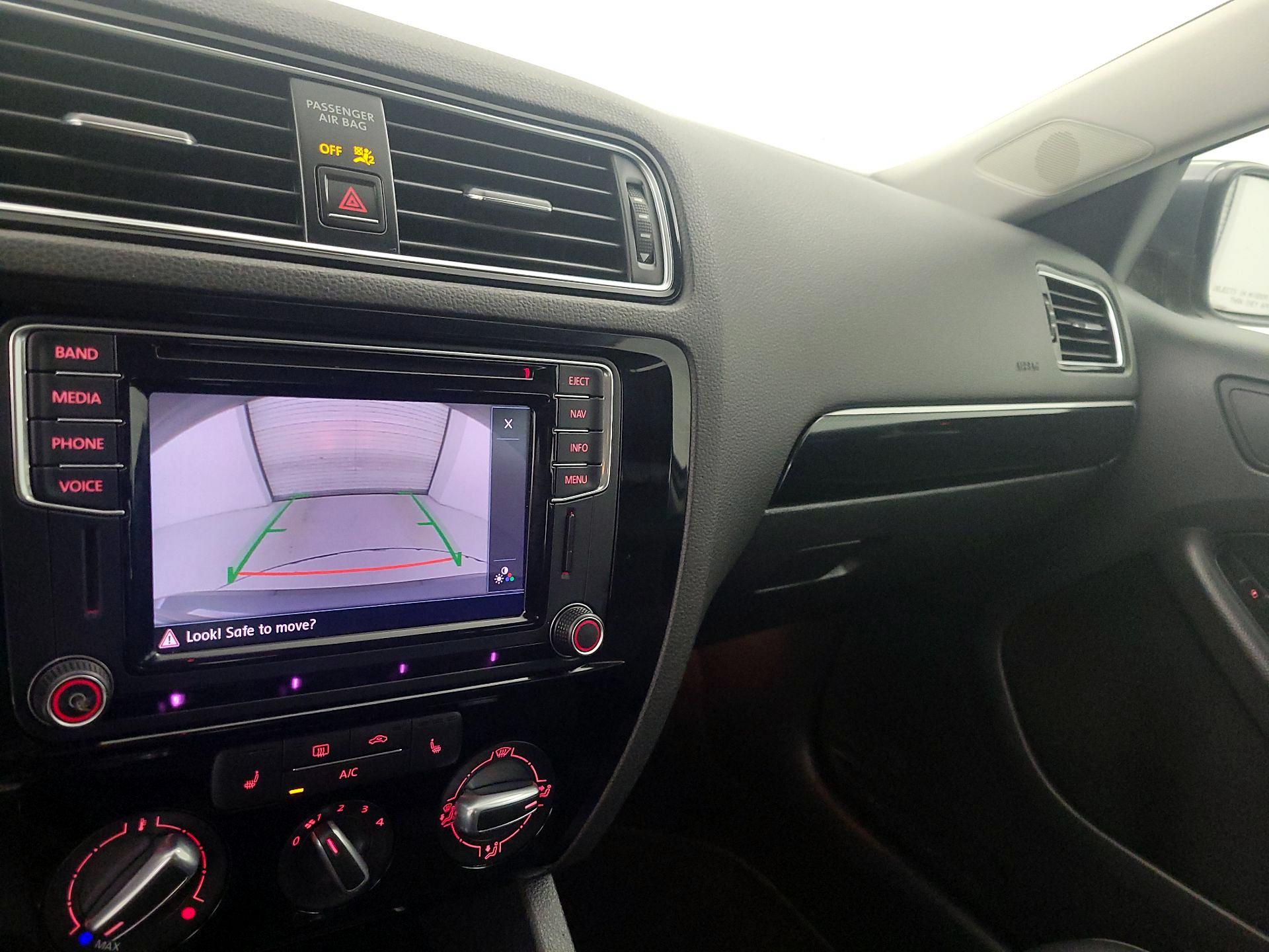 Thumbnail: 2016 Volkswagen Jetta - 15