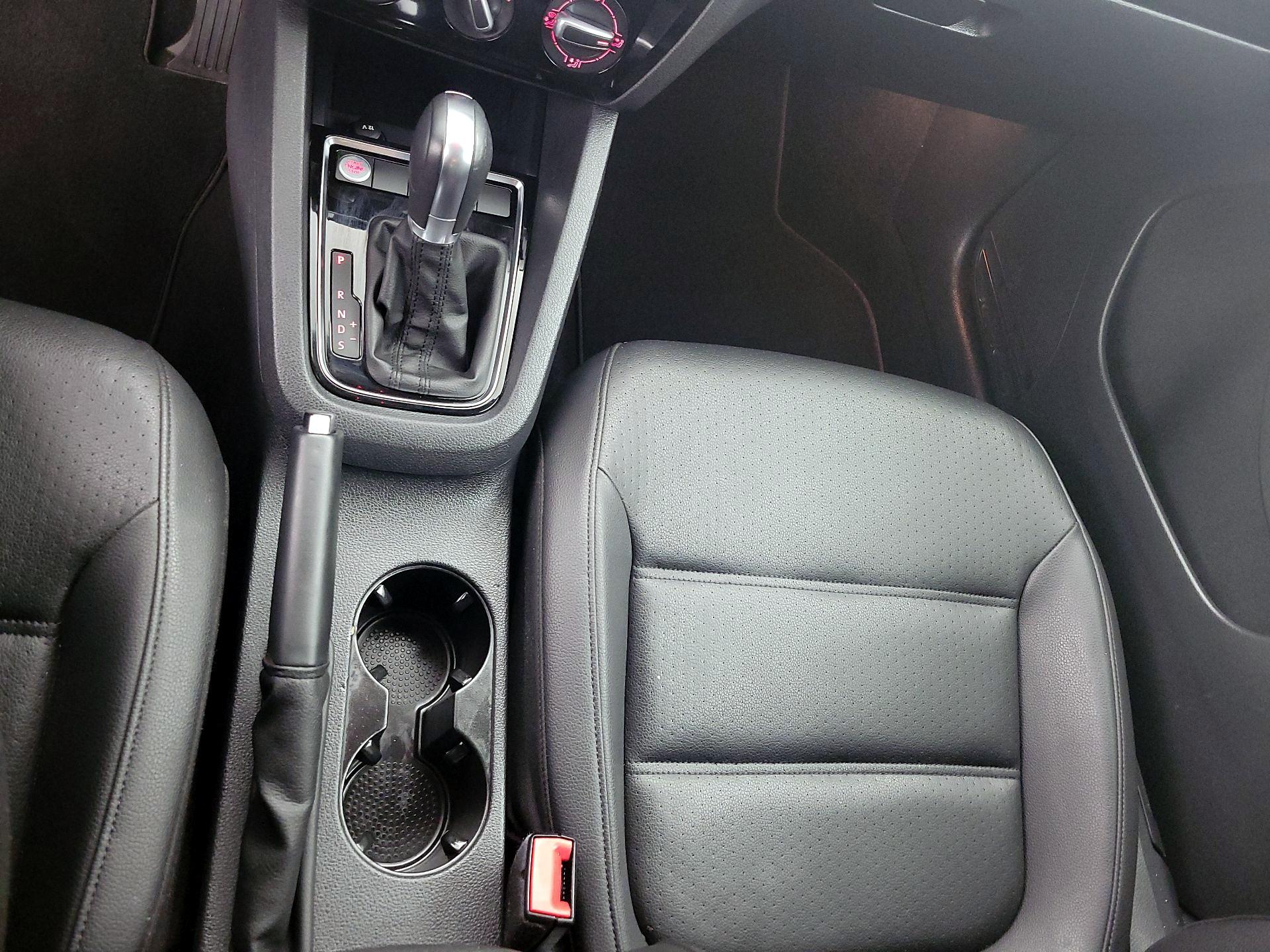 Thumbnail: 2016 Volkswagen Jetta - 18