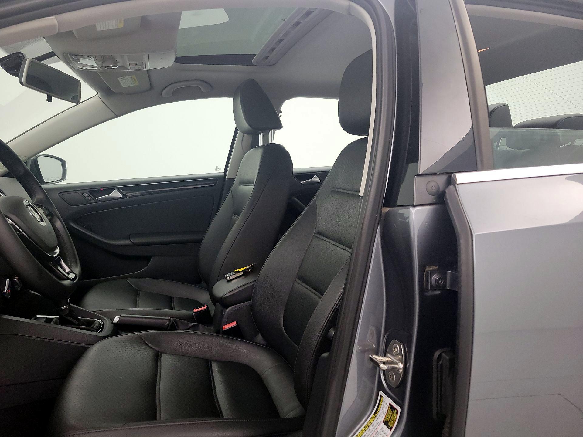 Thumbnail: 2016 Volkswagen Jetta - 20
