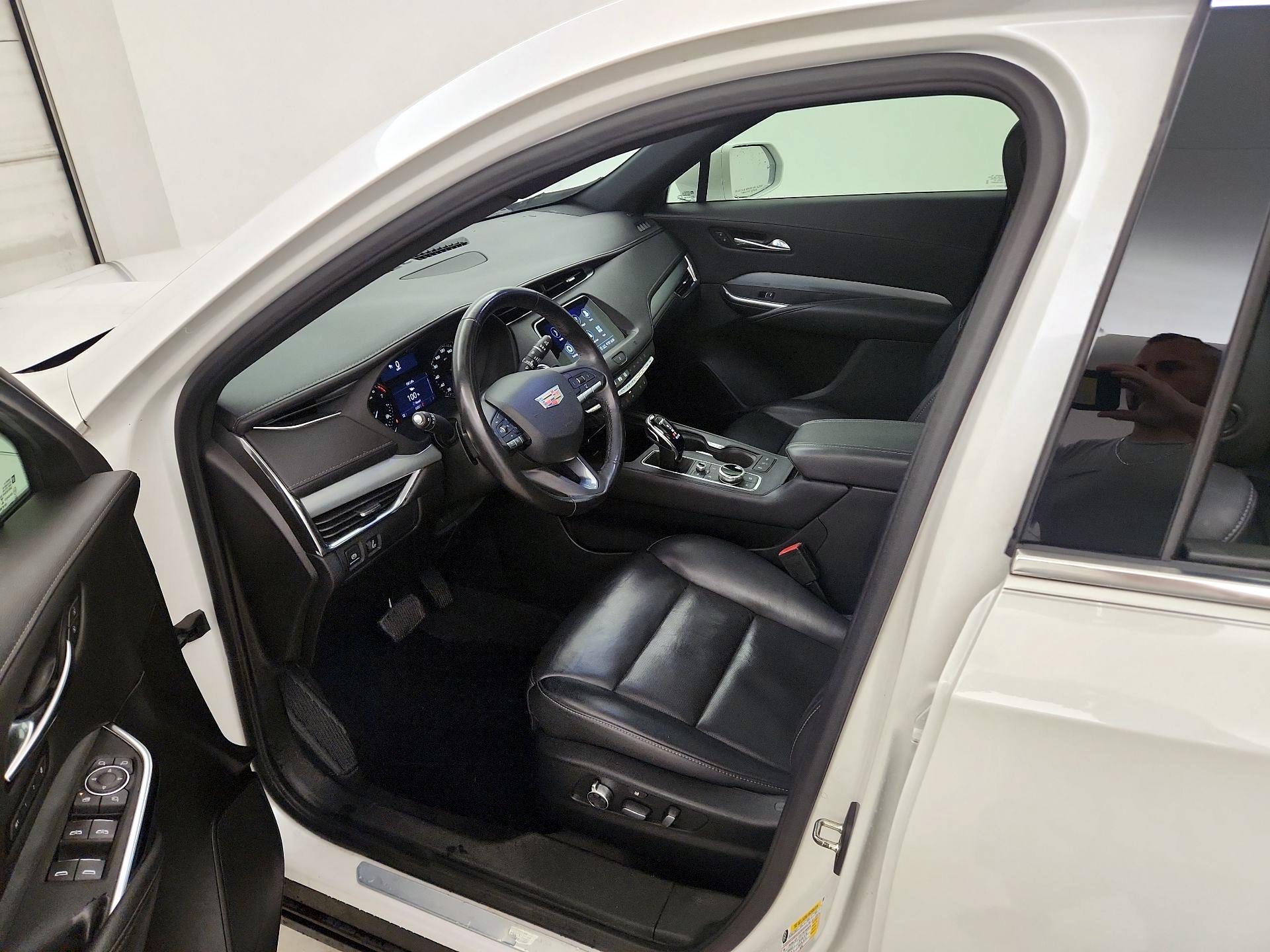 Thumbnail: 2020 Cadillac XT4 - 11