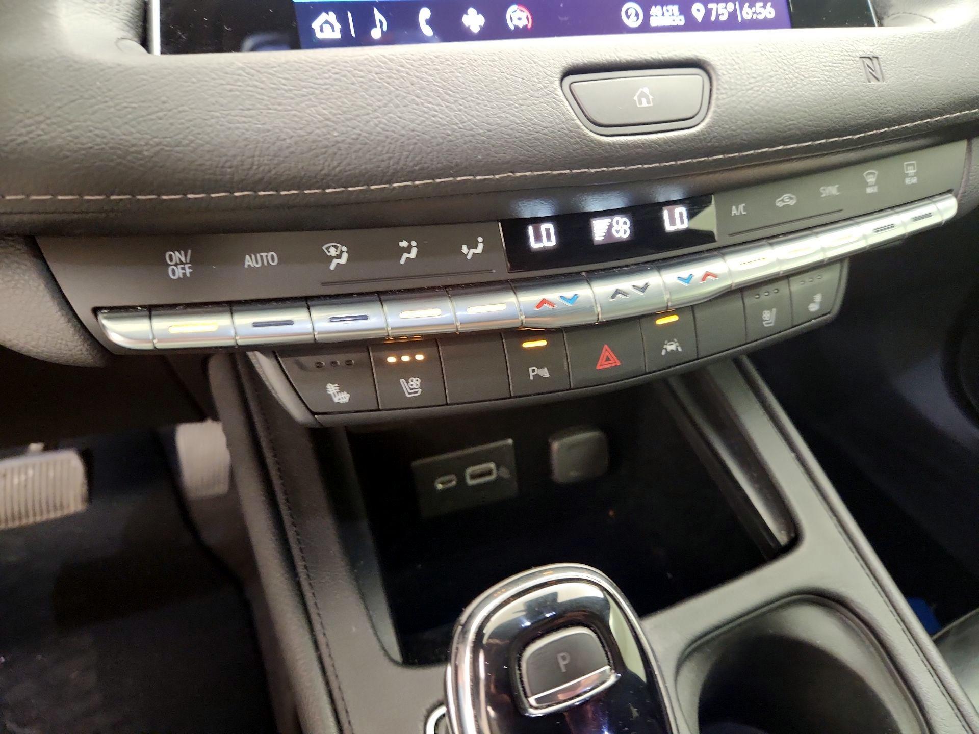 Thumbnail: 2020 Cadillac XT4 - 16