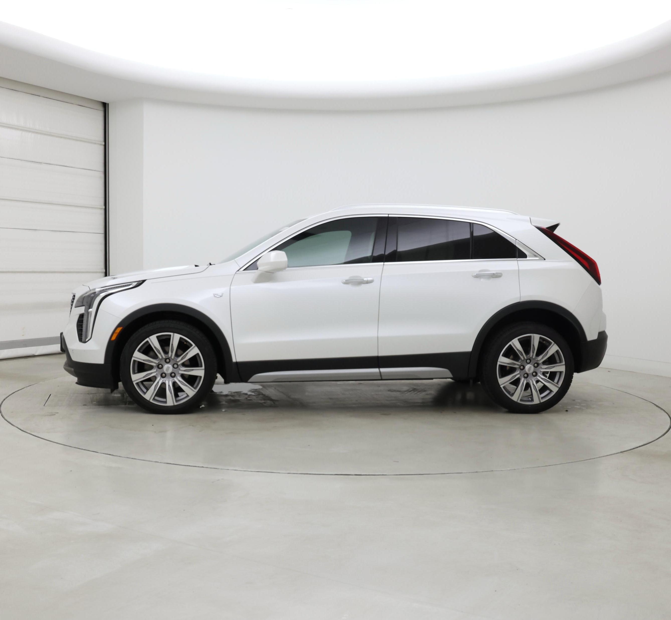 Thumbnail: 2020 Cadillac XT4 - 3