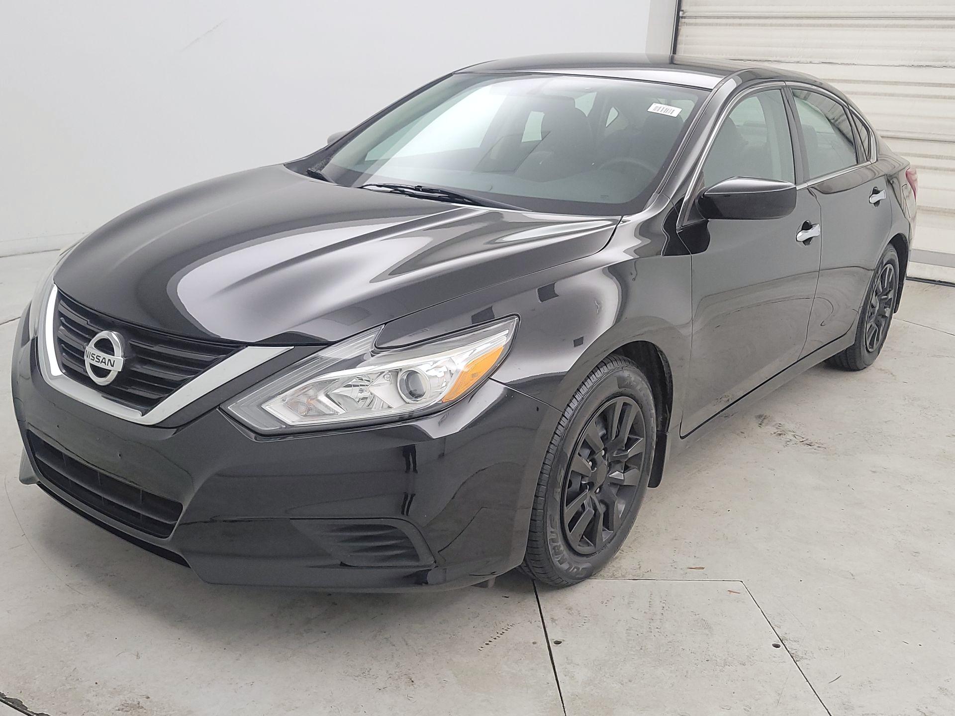 Thumbnail: 2018 Nissan Altima - 3
