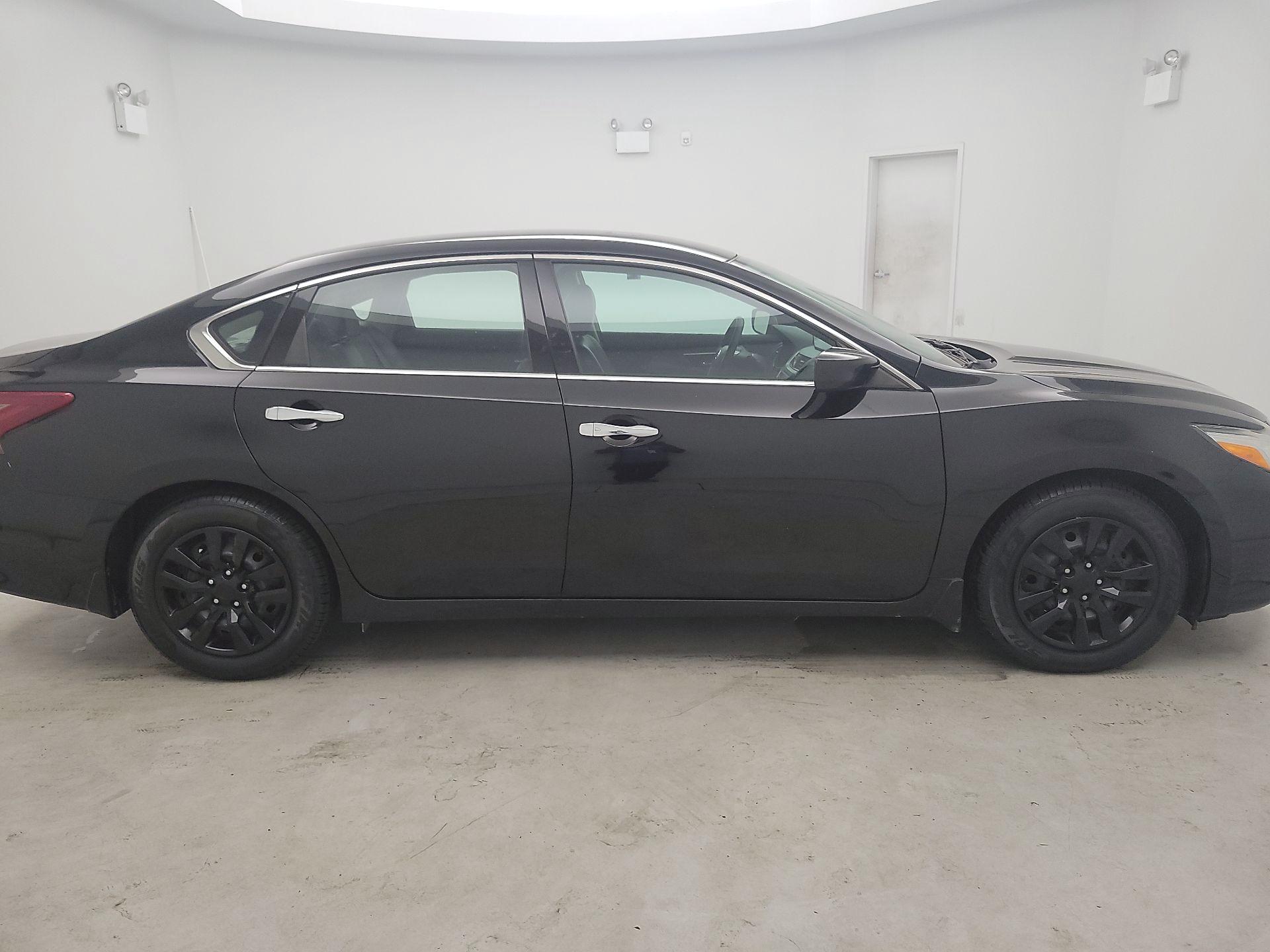 Thumbnail: 2018 Nissan Altima - 4