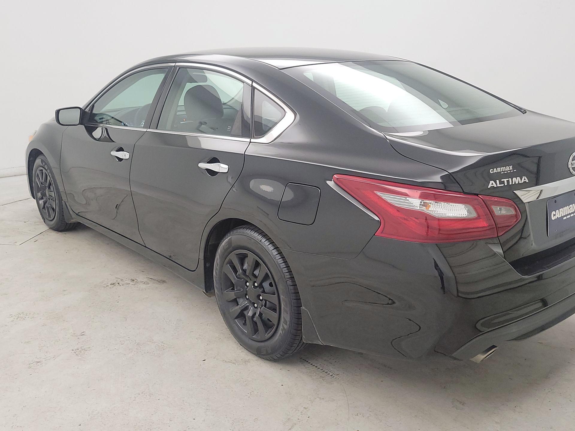 Thumbnail: 2018 Nissan Altima - 7