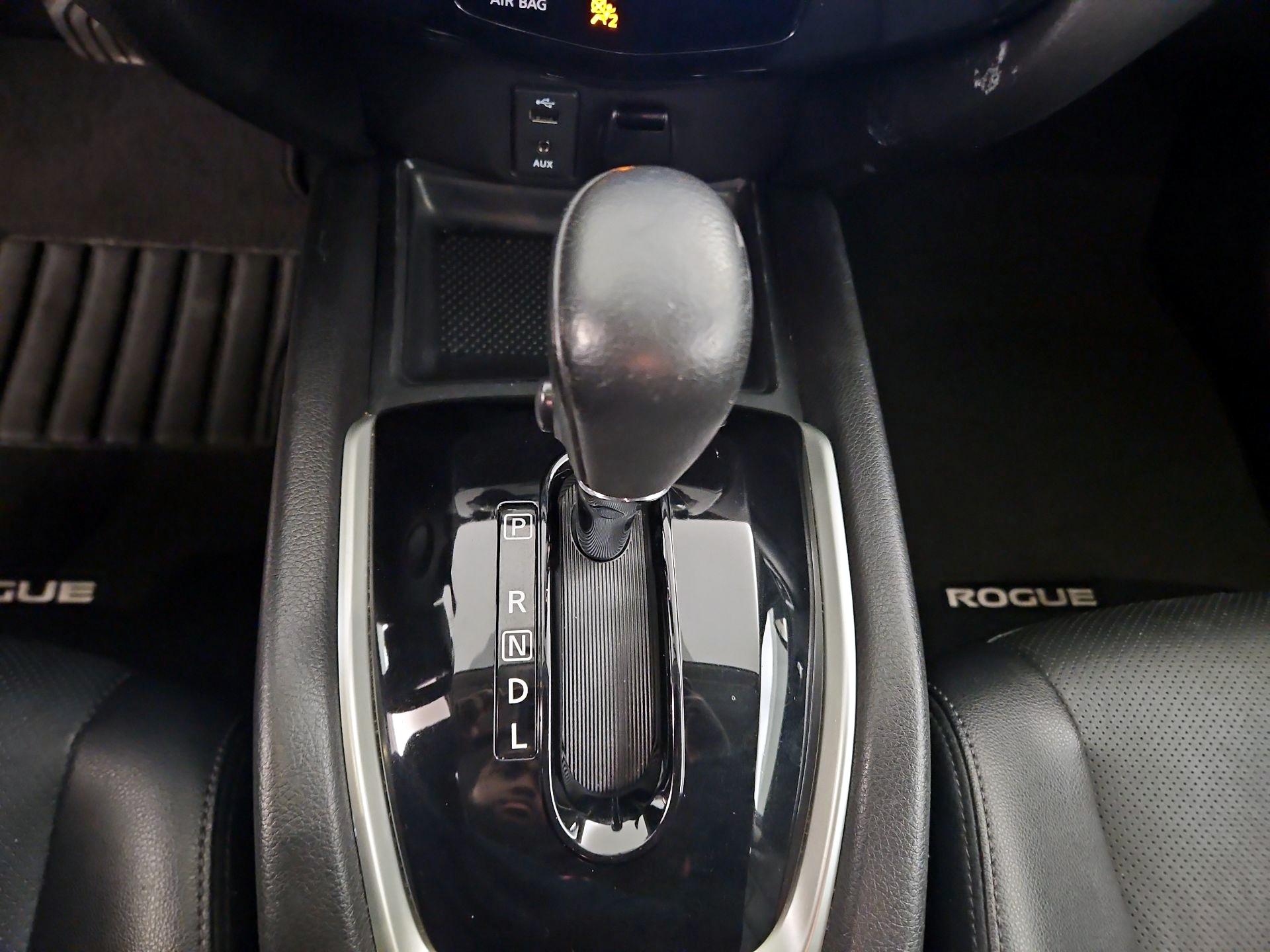 Thumbnail: 2015 Nissan Rogue - 16