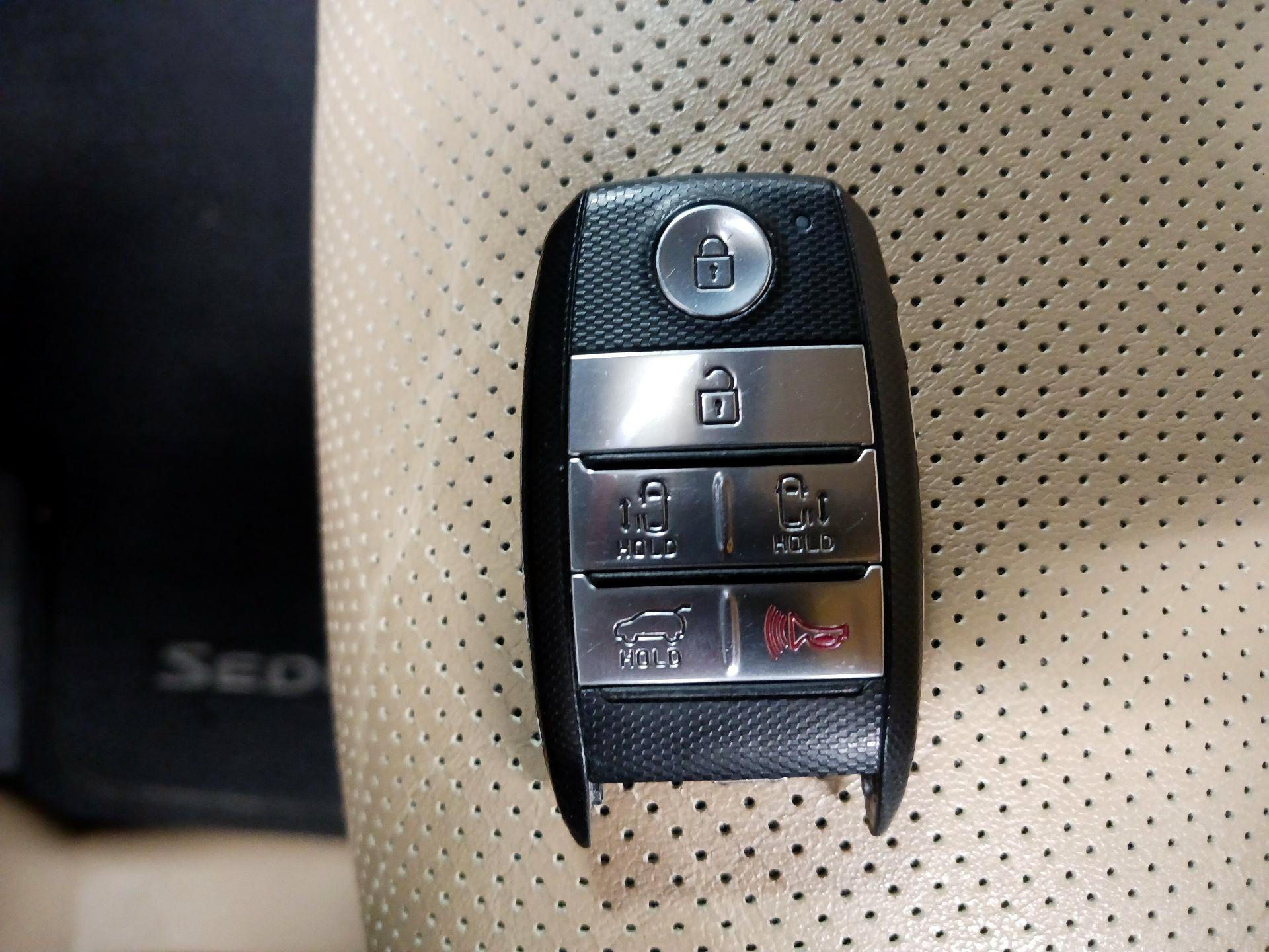Thumbnail: 2018 Kia Sedona - 16