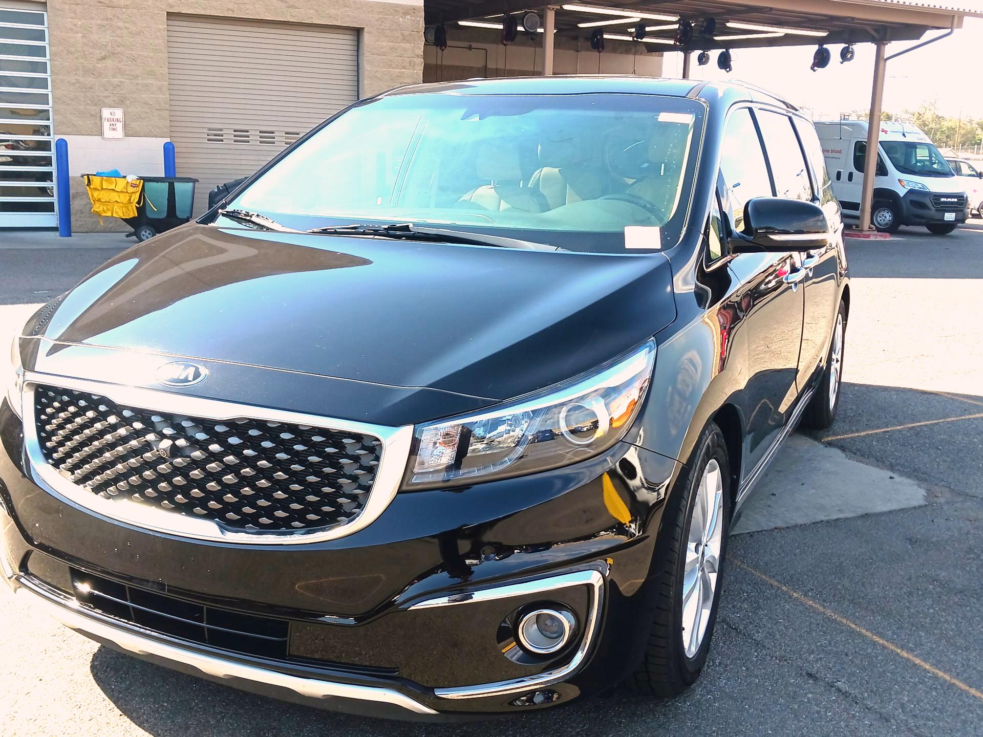 Thumbnail: 2018 Kia Sedona - 3