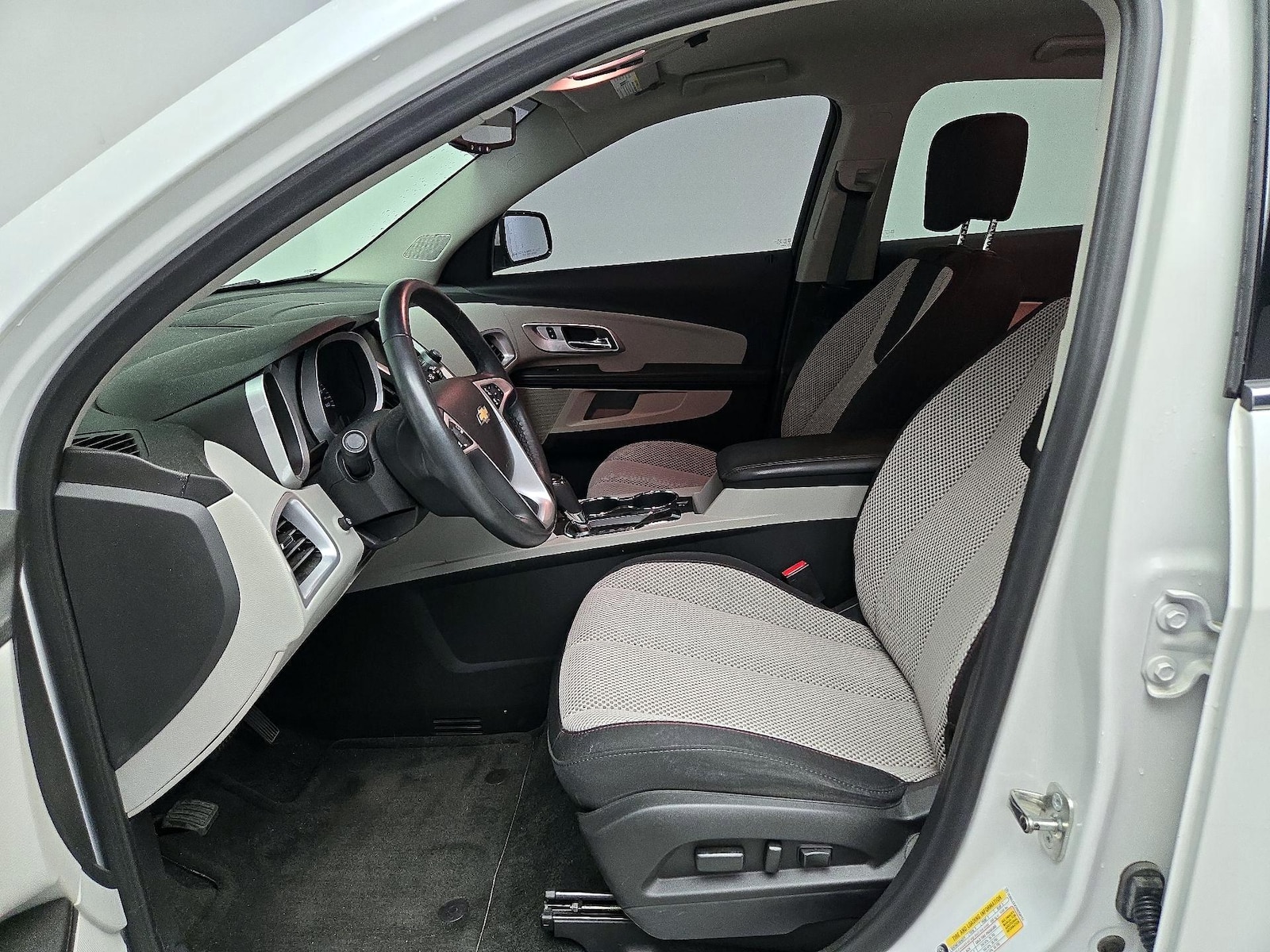 2017 Chevrolet Equinox LT - Photo 12