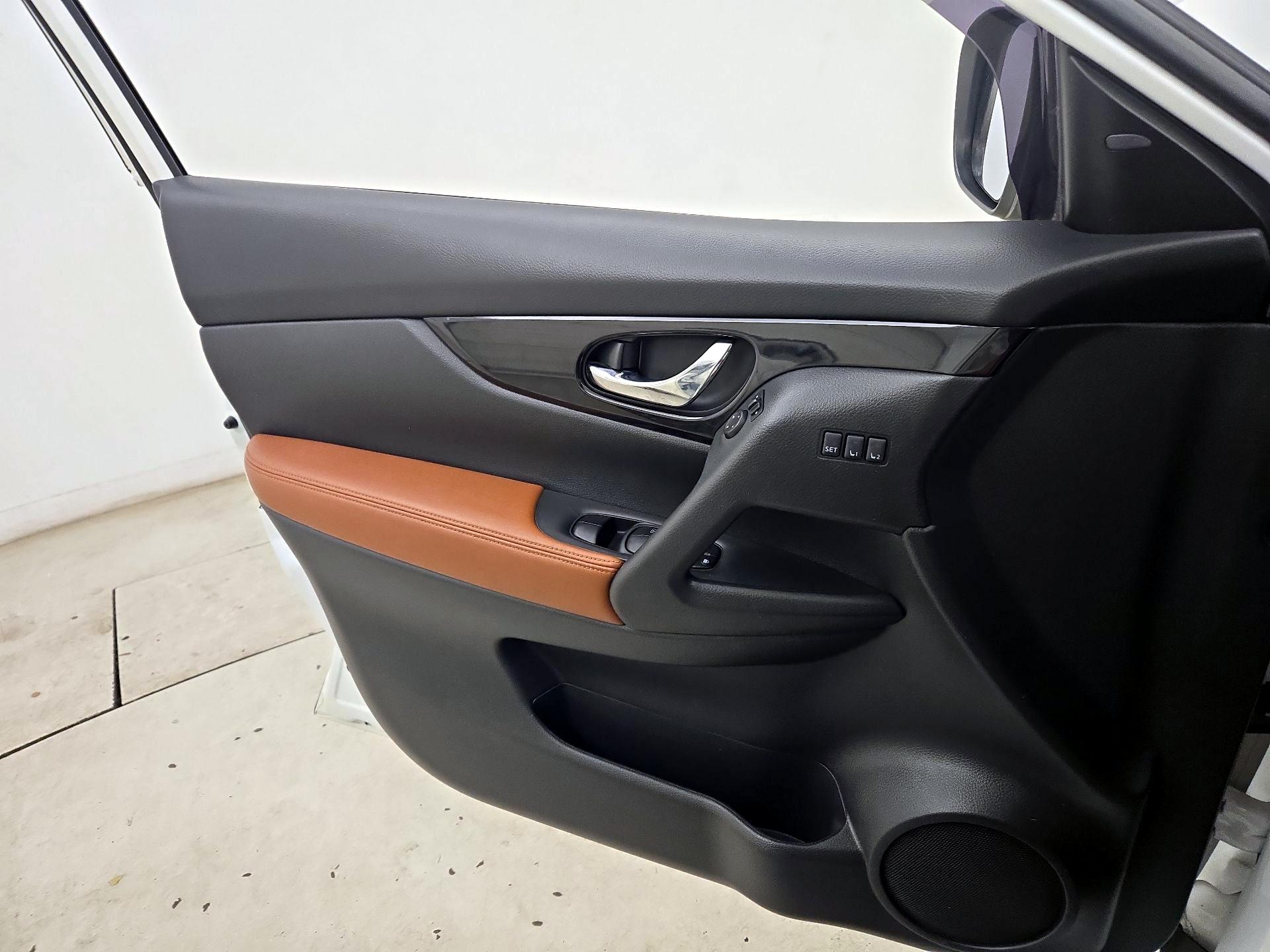 Thumbnail: 2019 Nissan Rogue - 12