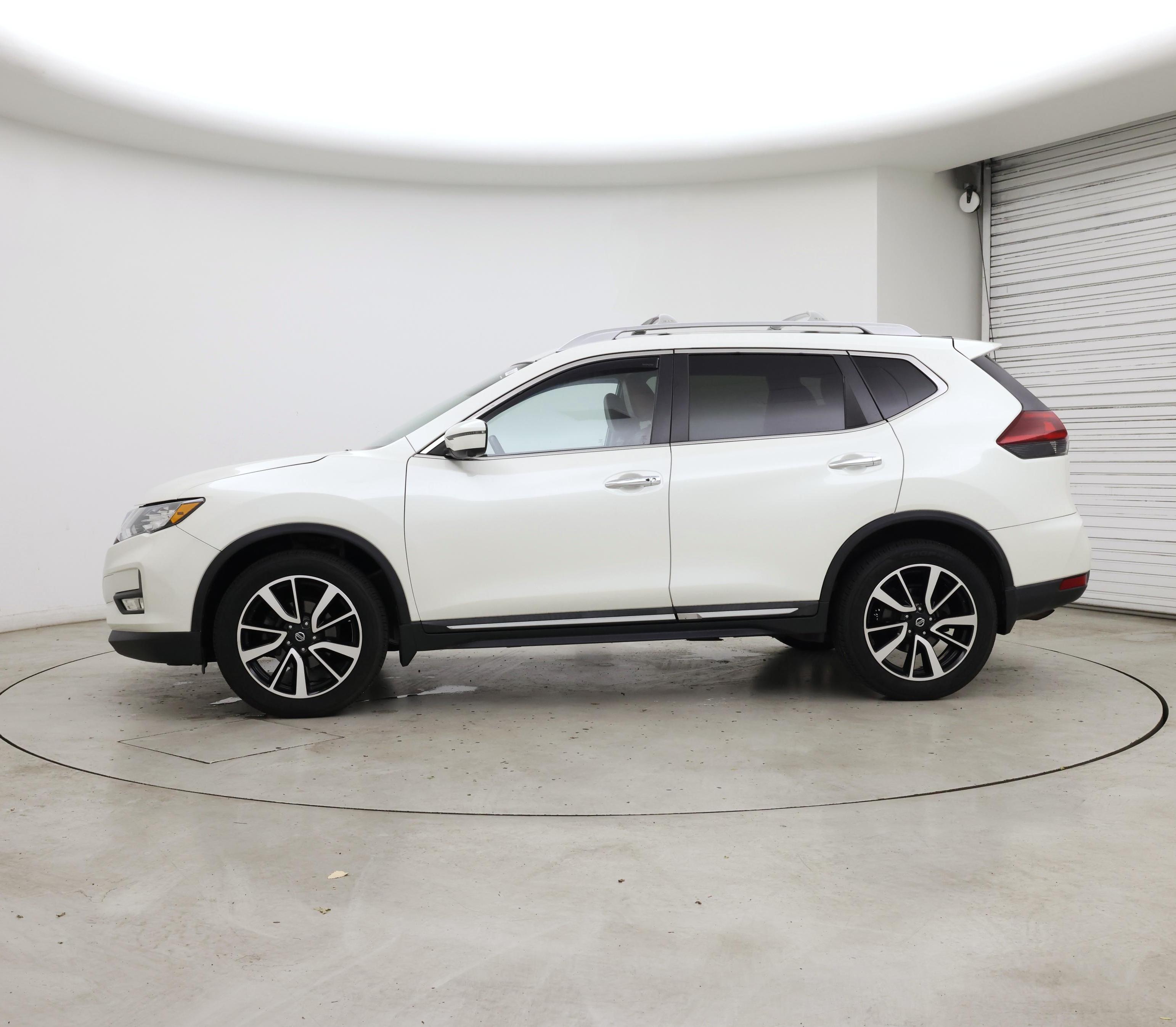 Thumbnail: 2019 Nissan Rogue - 3