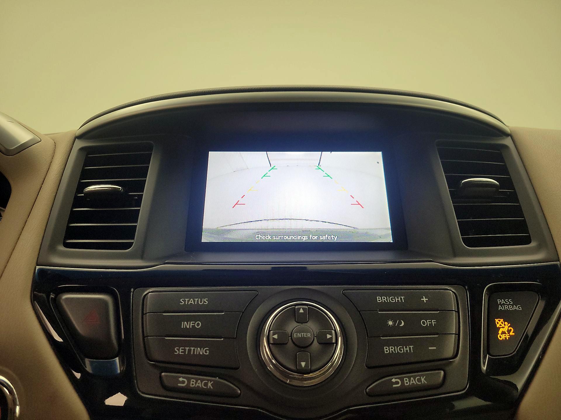 Thumbnail: 2015 Nissan Pathfinder - 13
