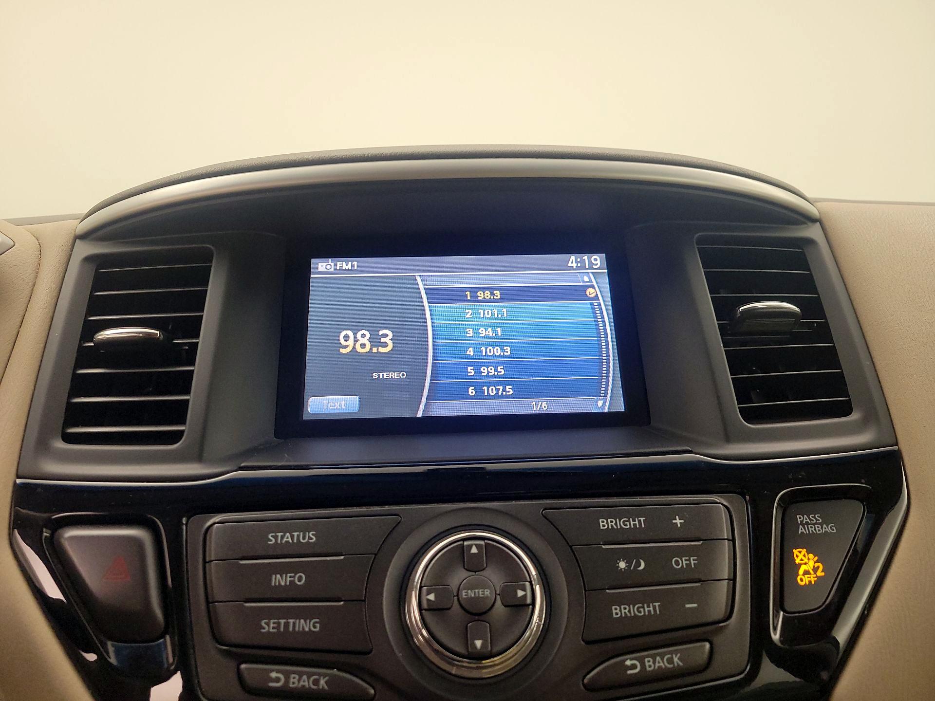 Thumbnail: 2015 Nissan Pathfinder - 14