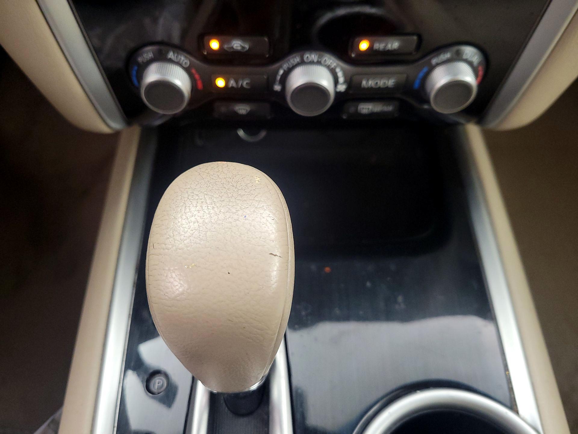 Thumbnail: 2015 Nissan Pathfinder - 15