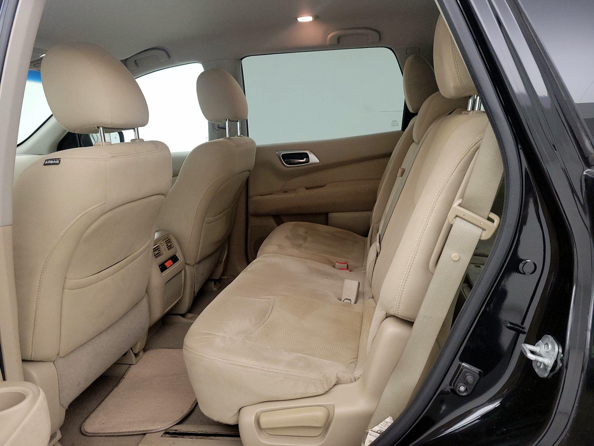 Thumbnail: 2015 Nissan Pathfinder - 18