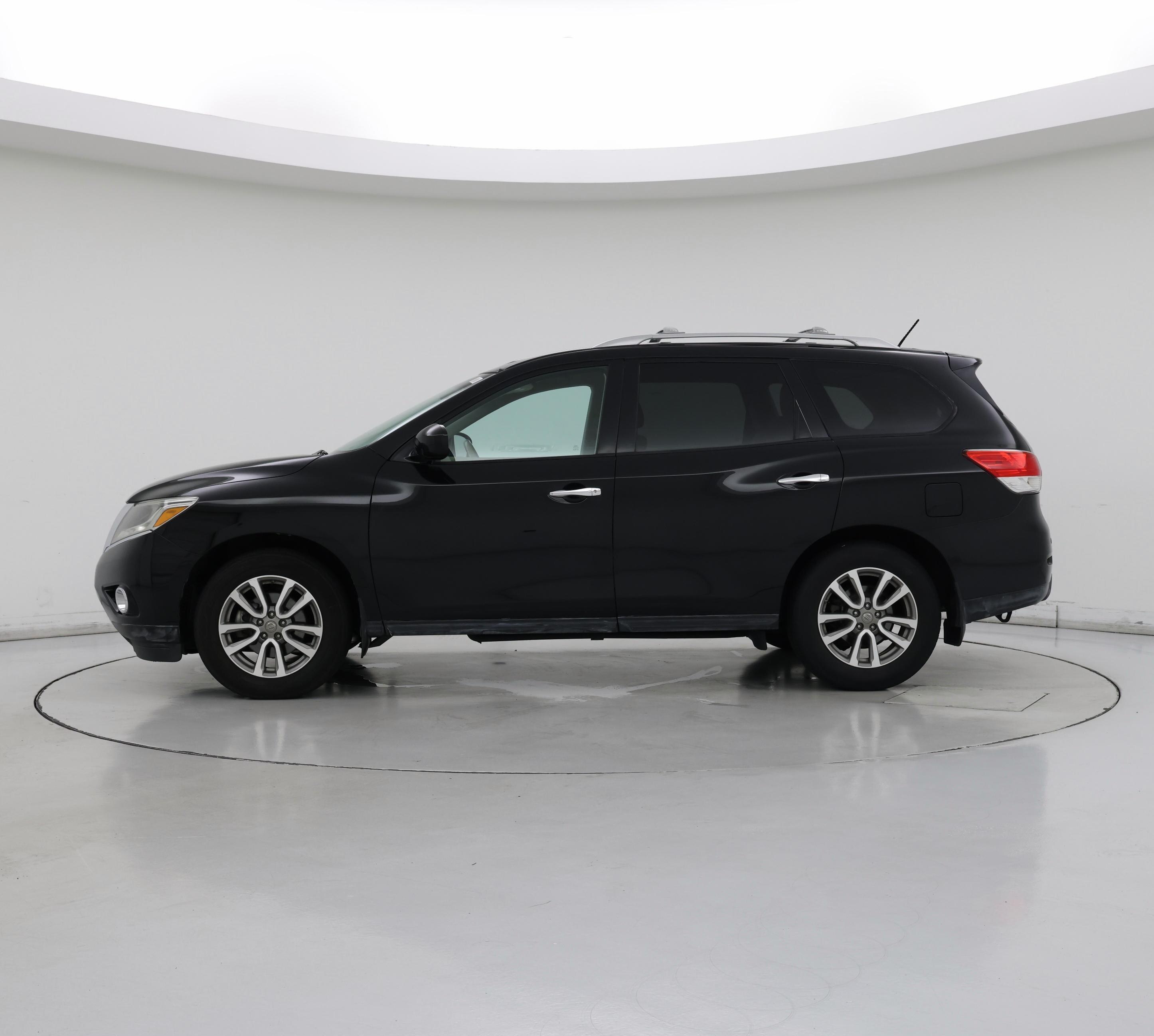 Thumbnail: 2015 Nissan Pathfinder - 3