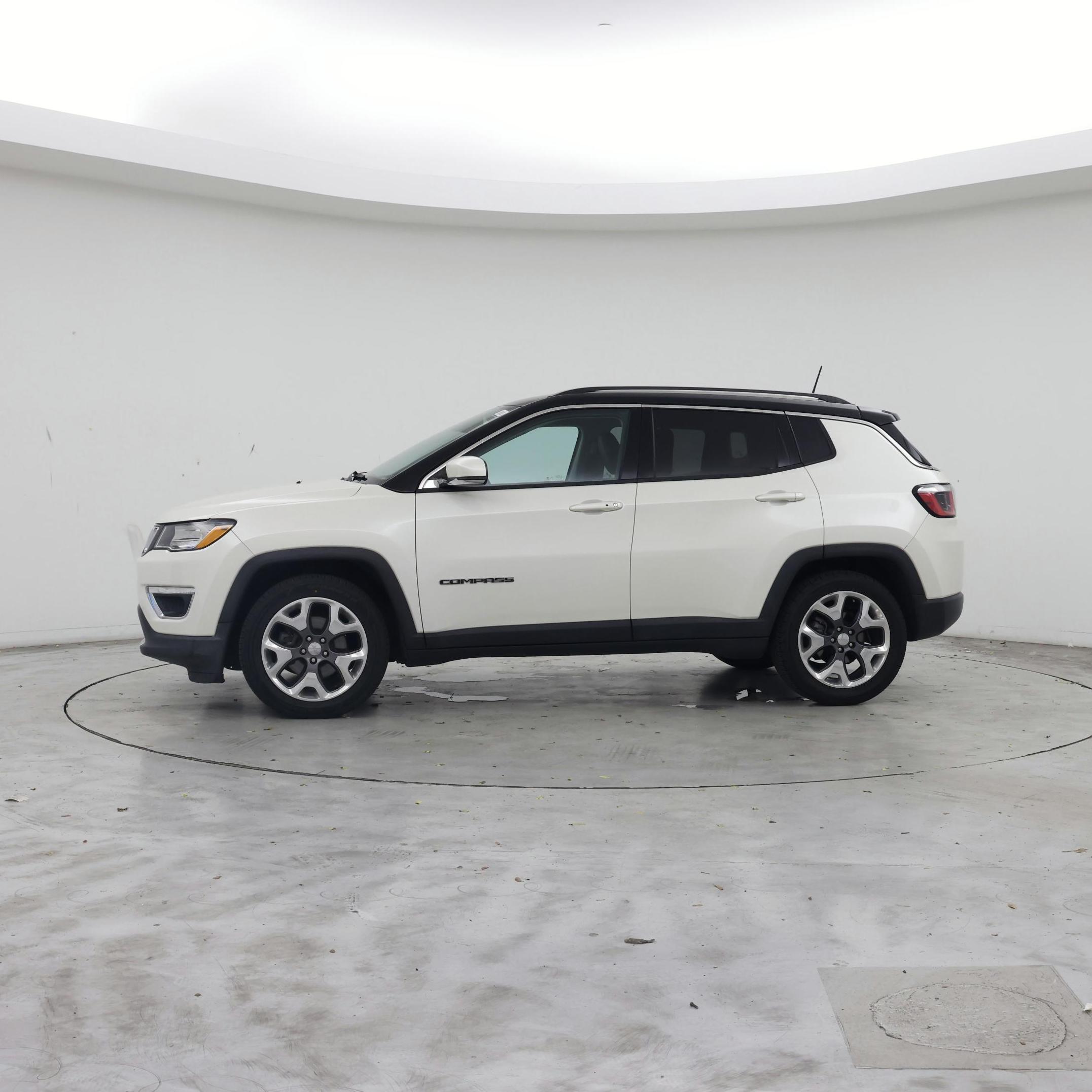 Thumbnail: 2020 Jeep Compass - 3
