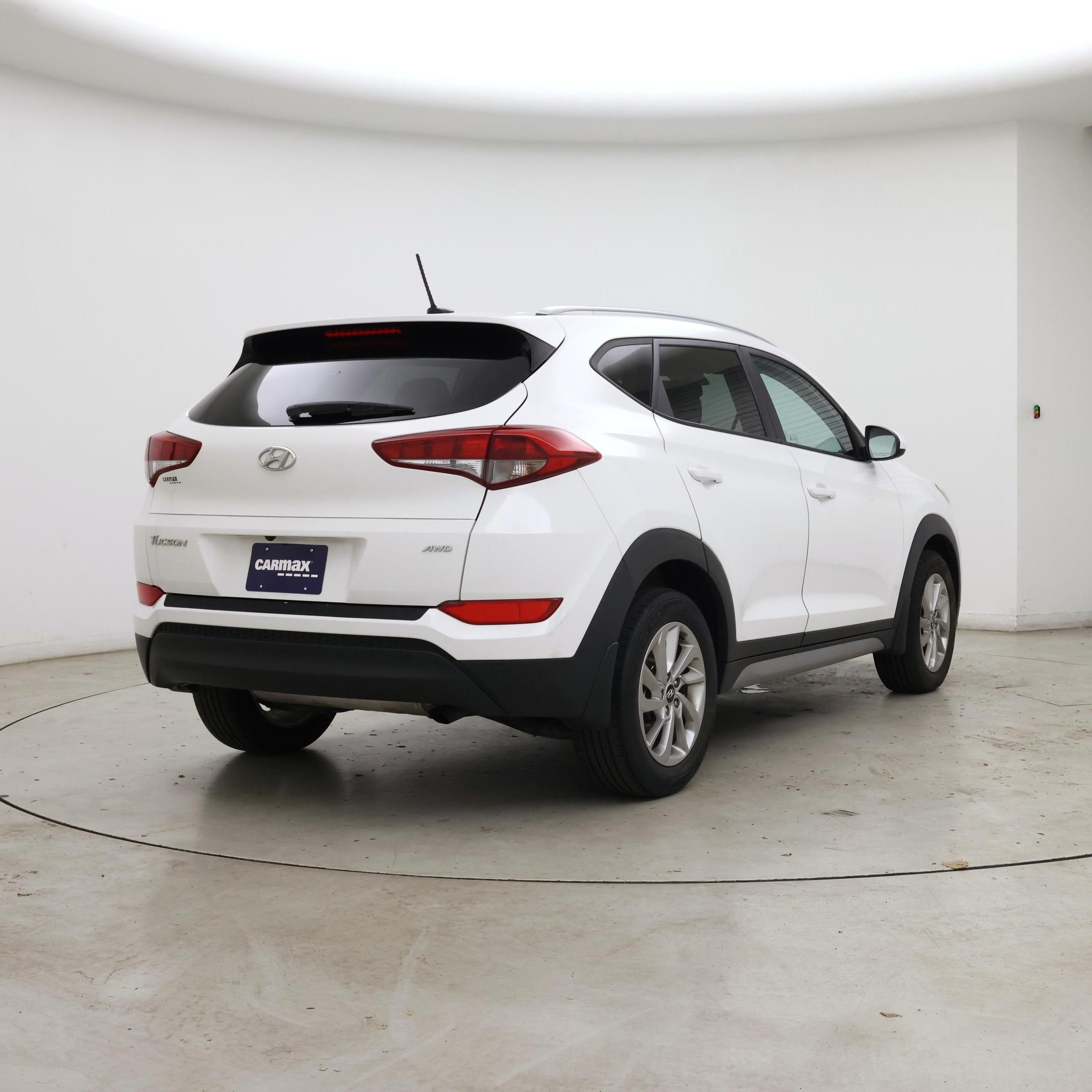 Thumbnail: 2017 Hyundai Tucson - 8