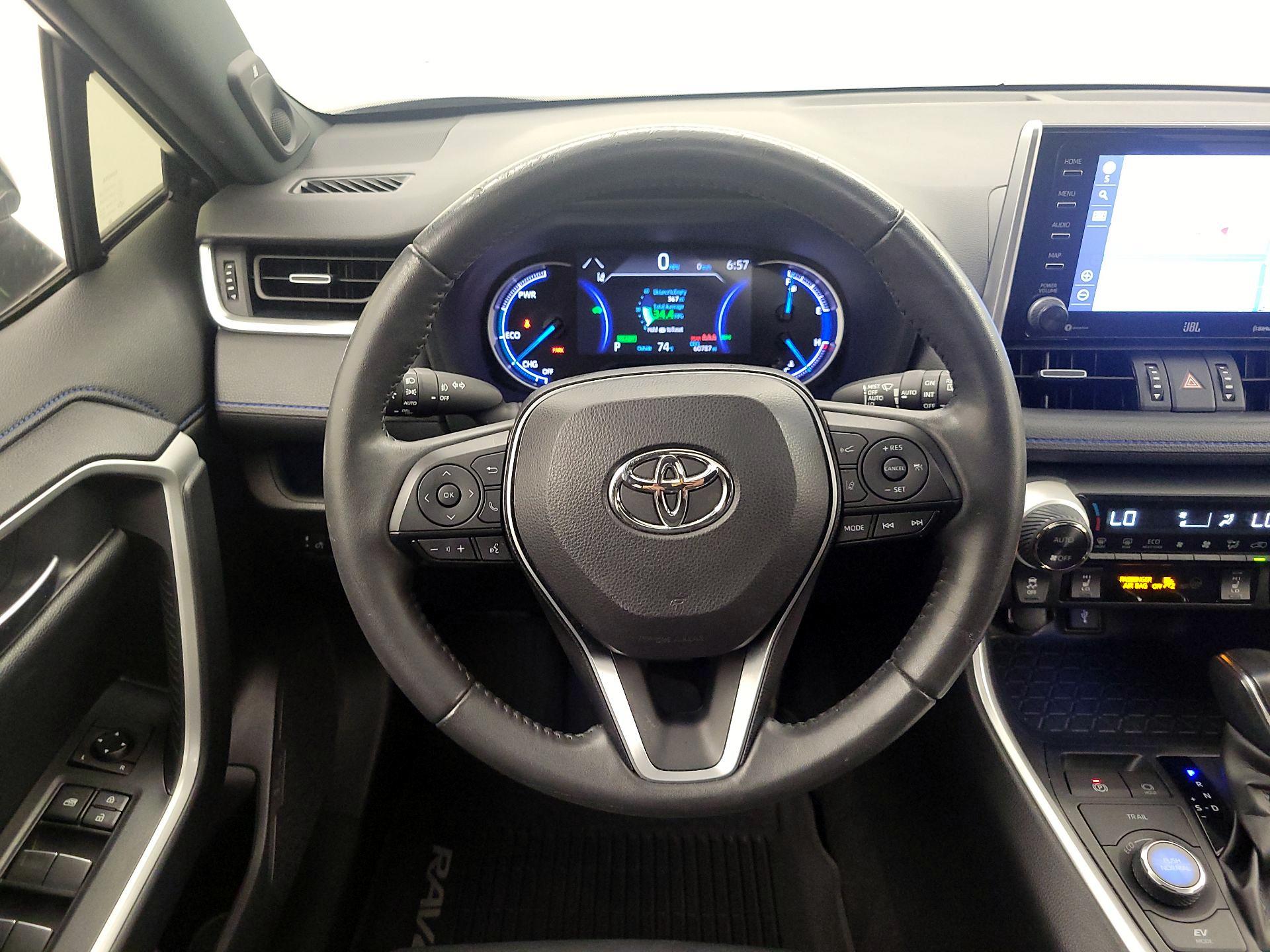 Thumbnail: 2021 Toyota RAV4 - 10