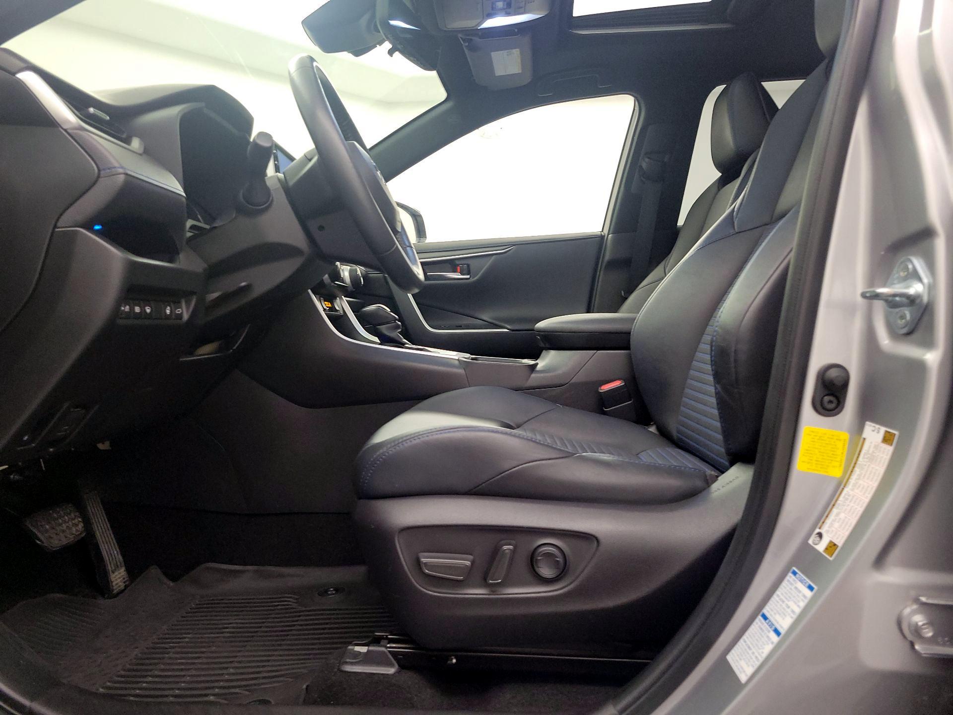 Thumbnail: 2021 Toyota RAV4 - 11