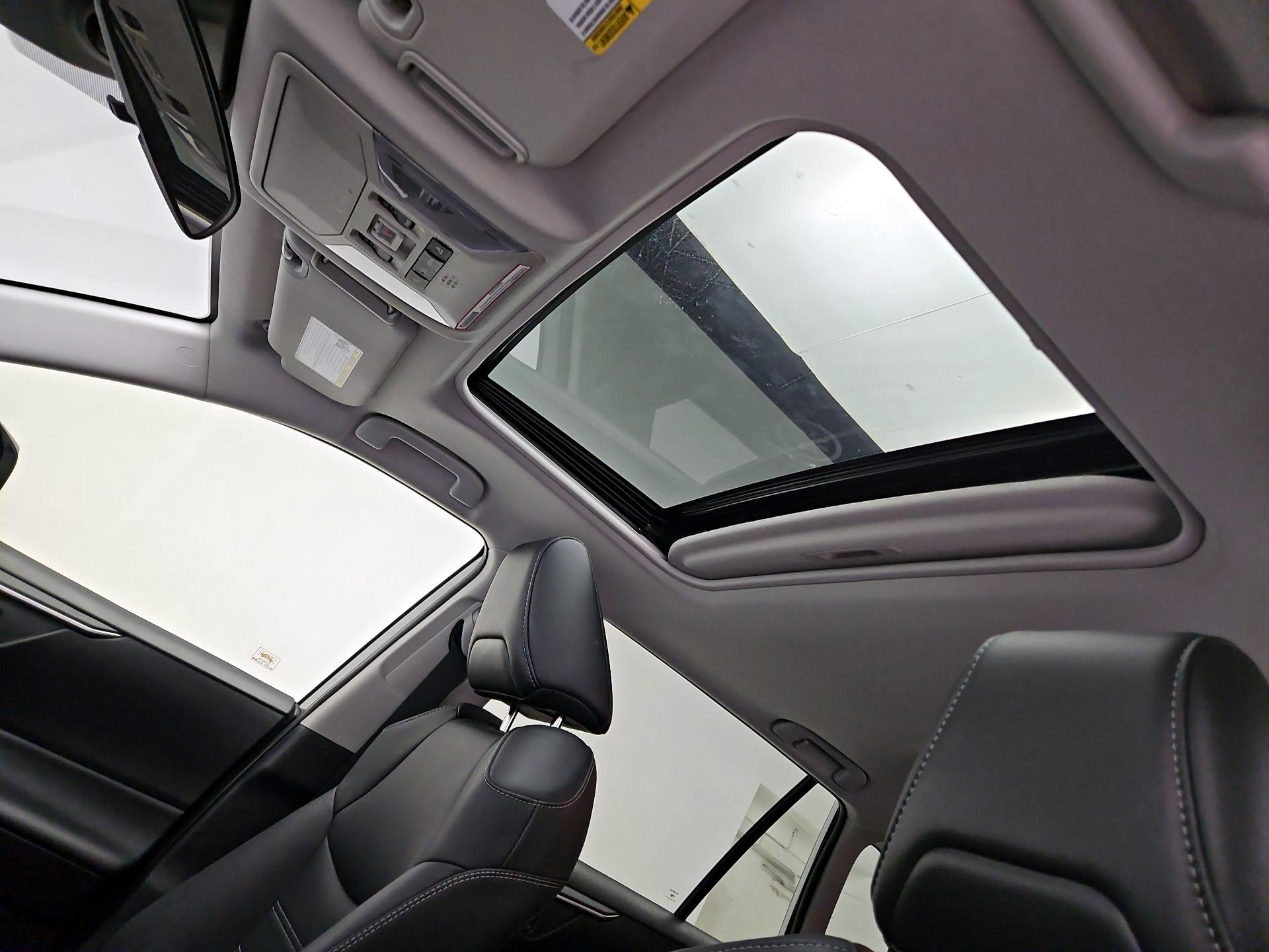 Thumbnail: 2020 Toyota RAV4 - 19