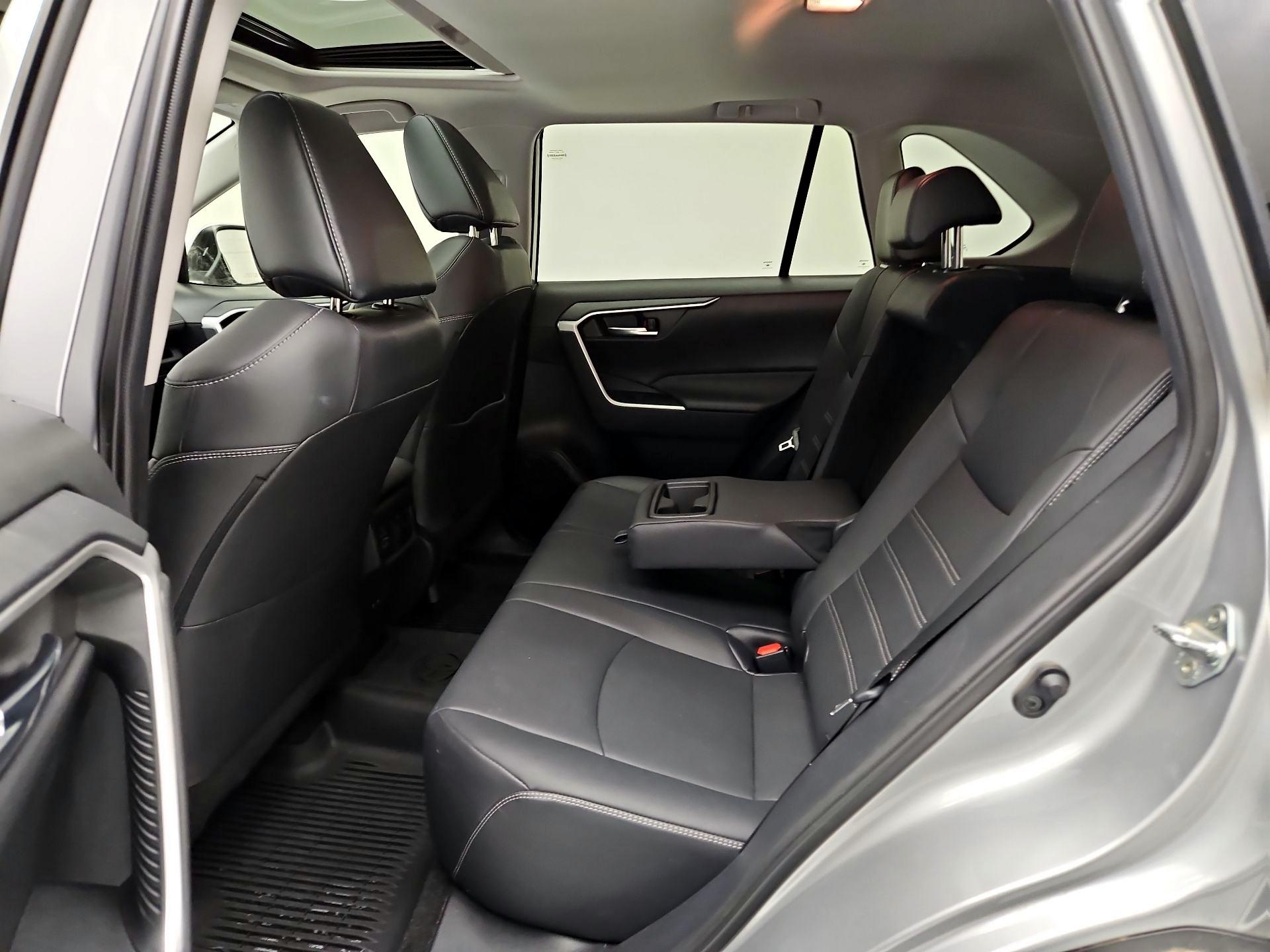 Thumbnail: 2020 Toyota RAV4 - 20
