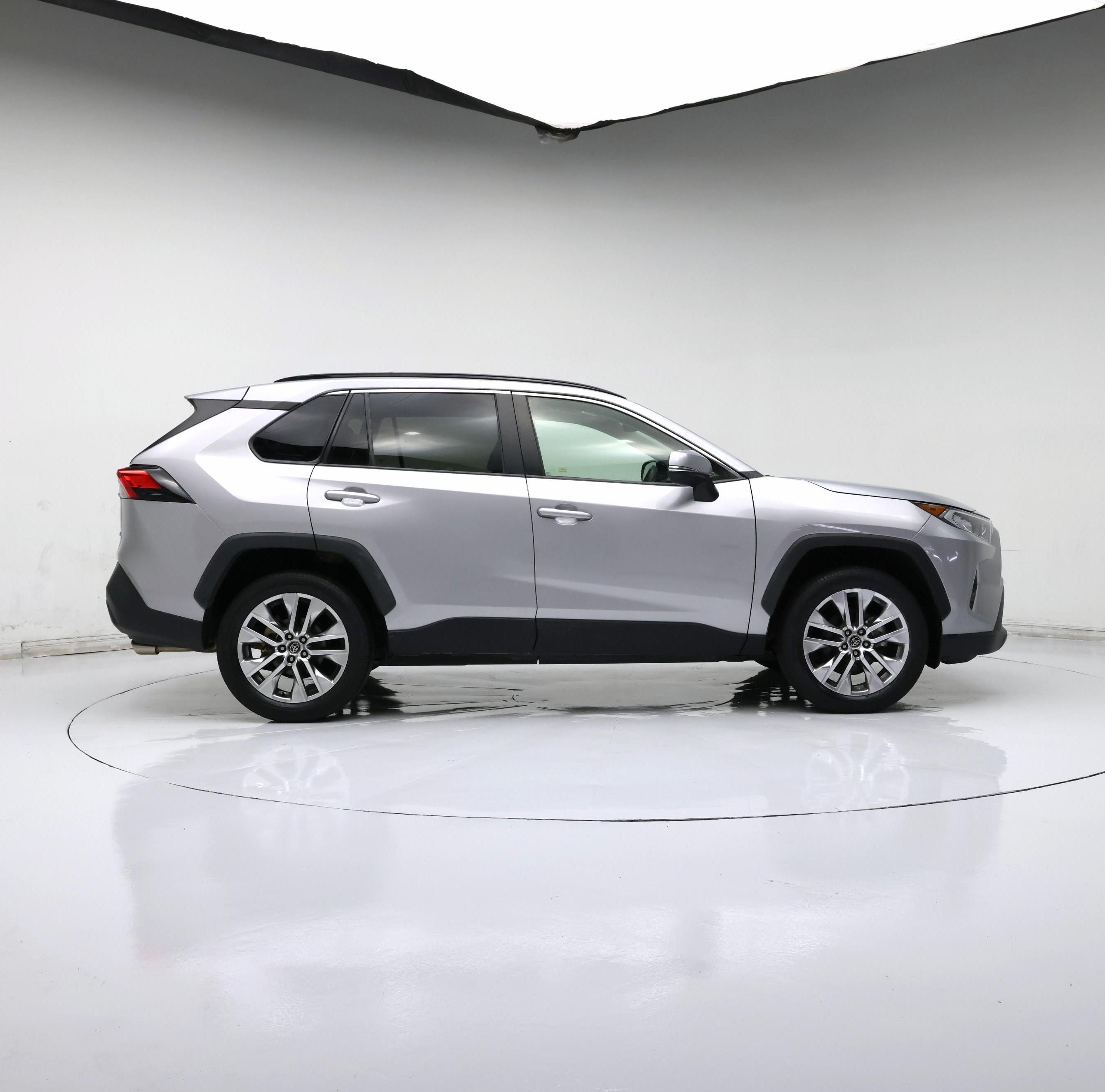 Thumbnail: 2020 Toyota RAV4 - 7