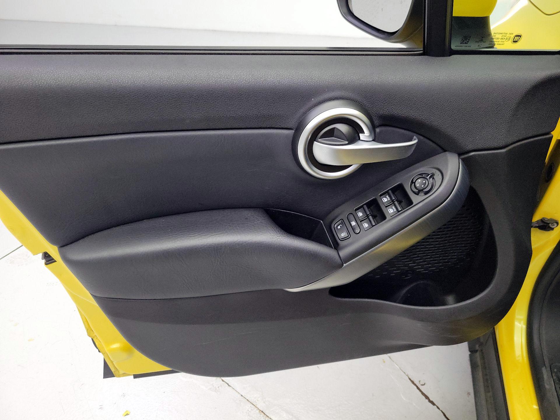 Thumbnail: 2016 Fiat 500X - 12