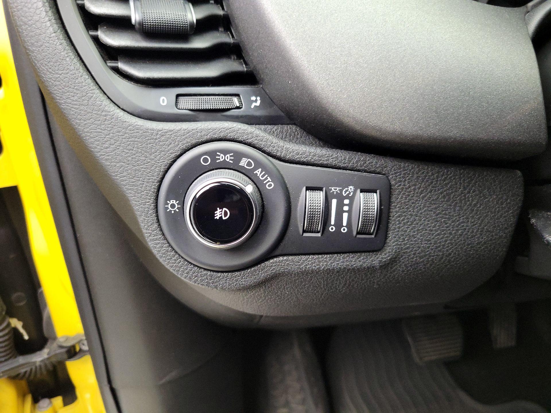 Thumbnail: 2016 Fiat 500X - 13